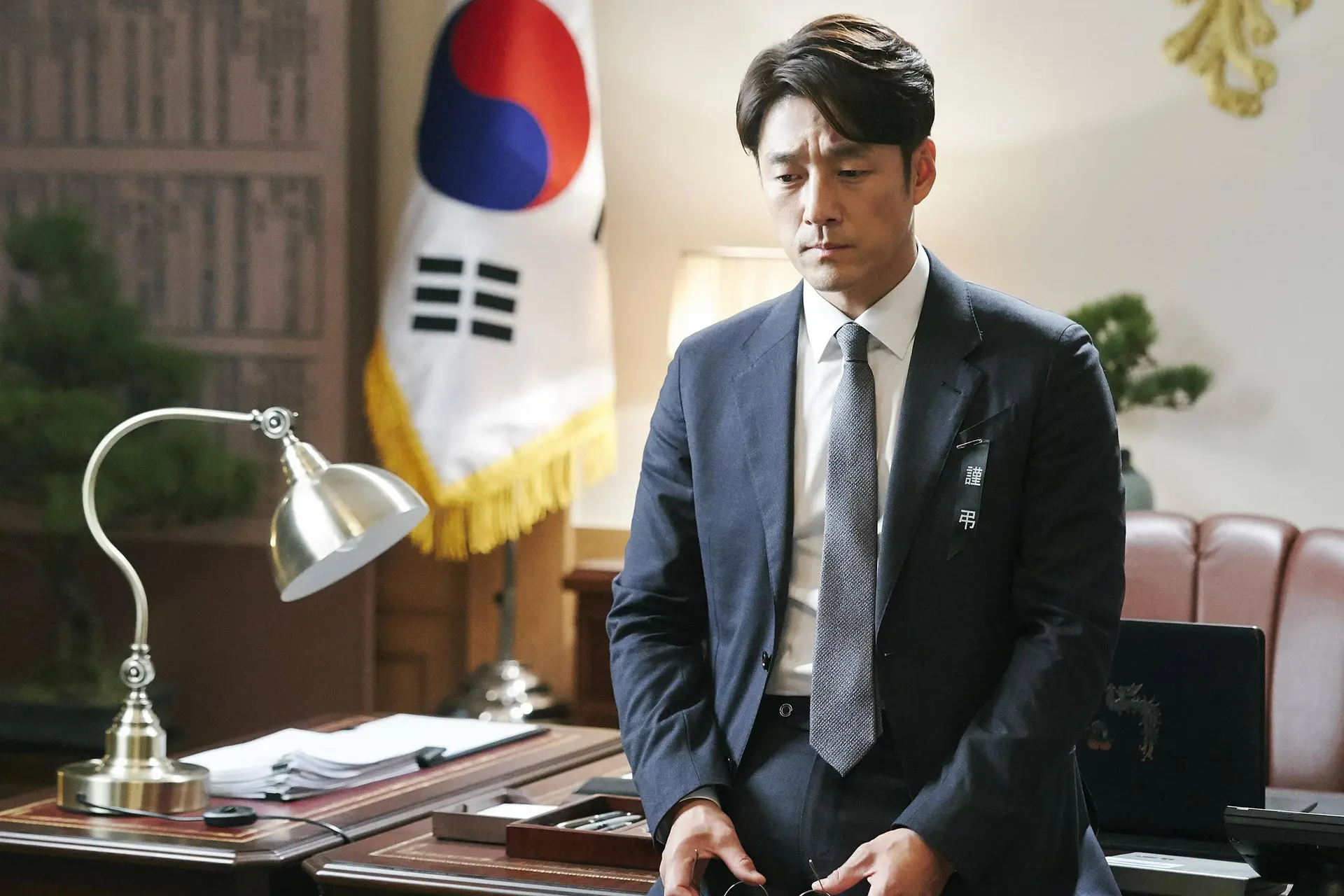 Deze spannende politieke Netflix-hitserie heeft een Koreaanse versie die nog véél beter is