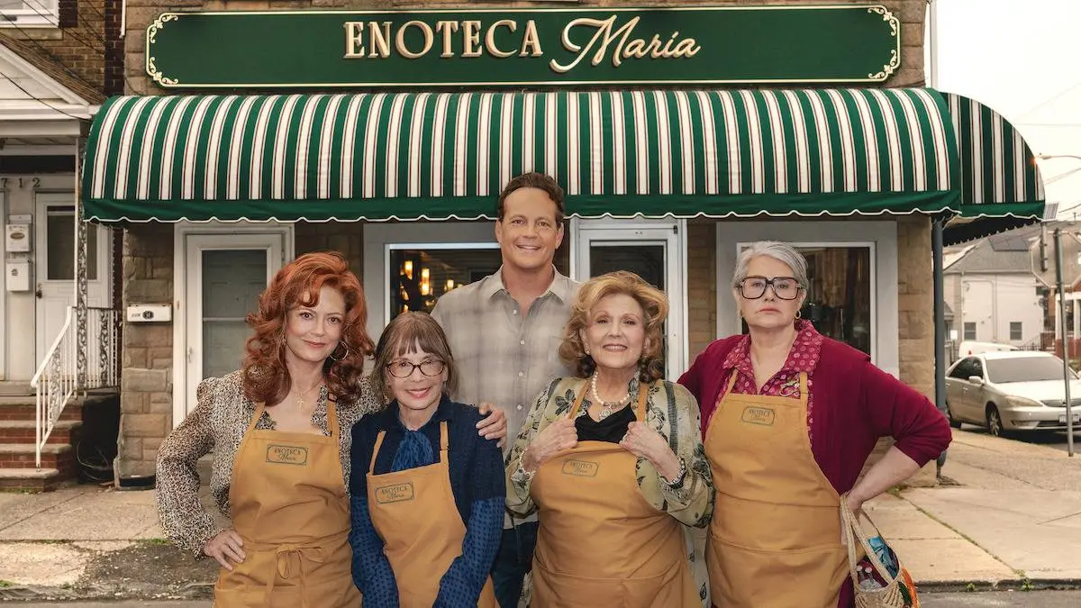 'Nonnas' trailer: Vince Vaughn opent Italiaans restaurant vol oma’s in nieuwe Netflix-film