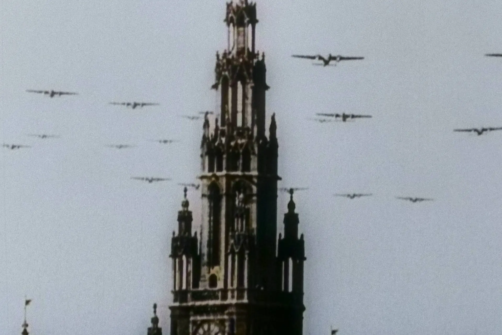 Netflix komt op Bevrijdingsdag met nieuwe indrukwekkende WOII-docu: 'Britain and the Blitz'