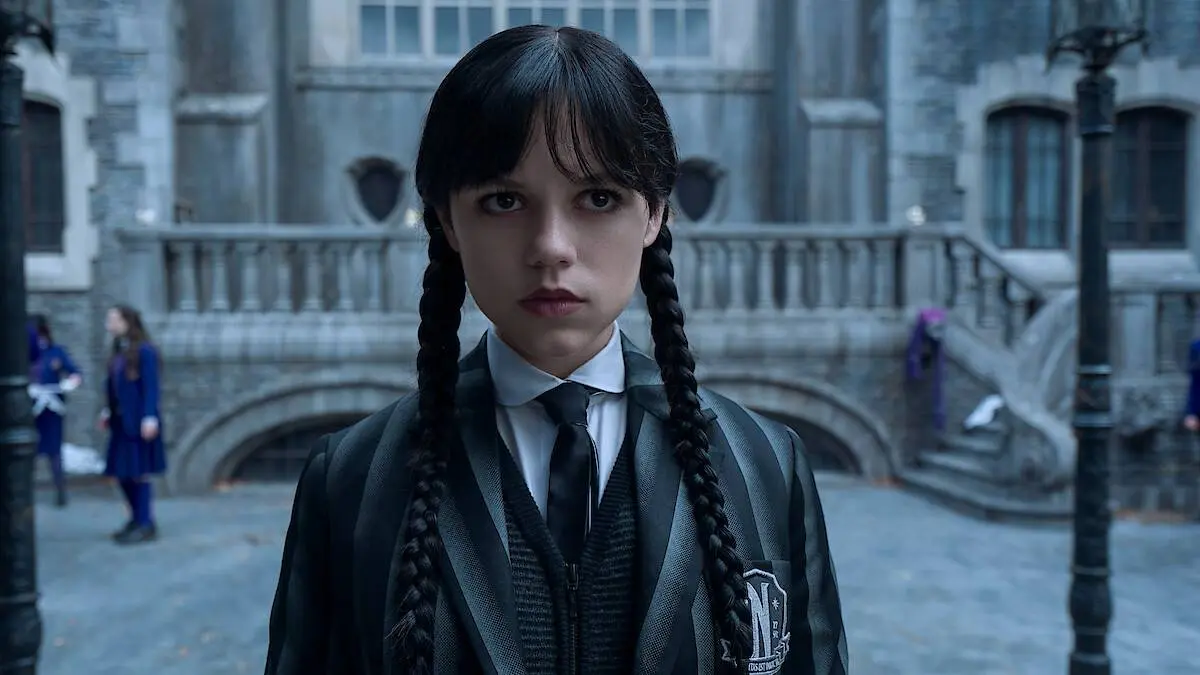 Netflix geeft nieuw voorproefje van tweede seizoen hitserie 'Wednesday': "IJzingwekkend!"