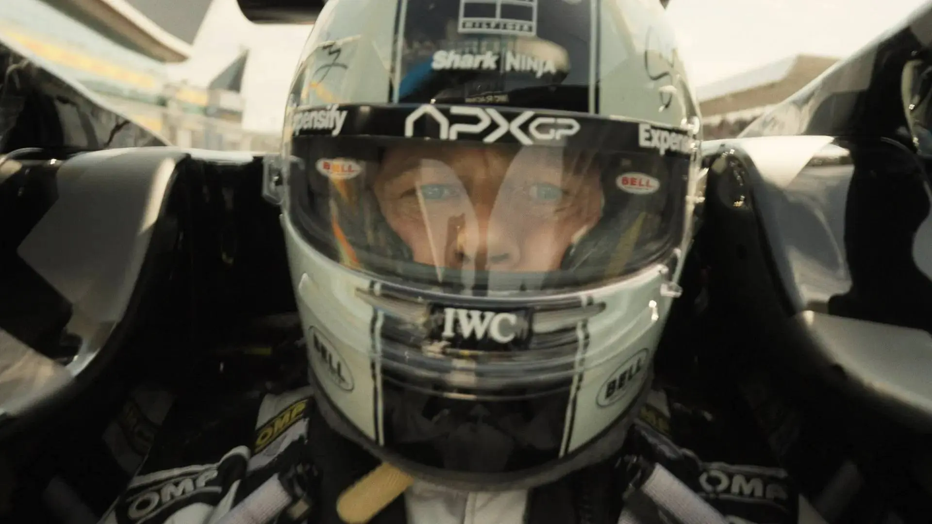 'F1' trailer: Brad Pitt scheurt over het Formule 1-circuit in miljoenenproductie van Apple