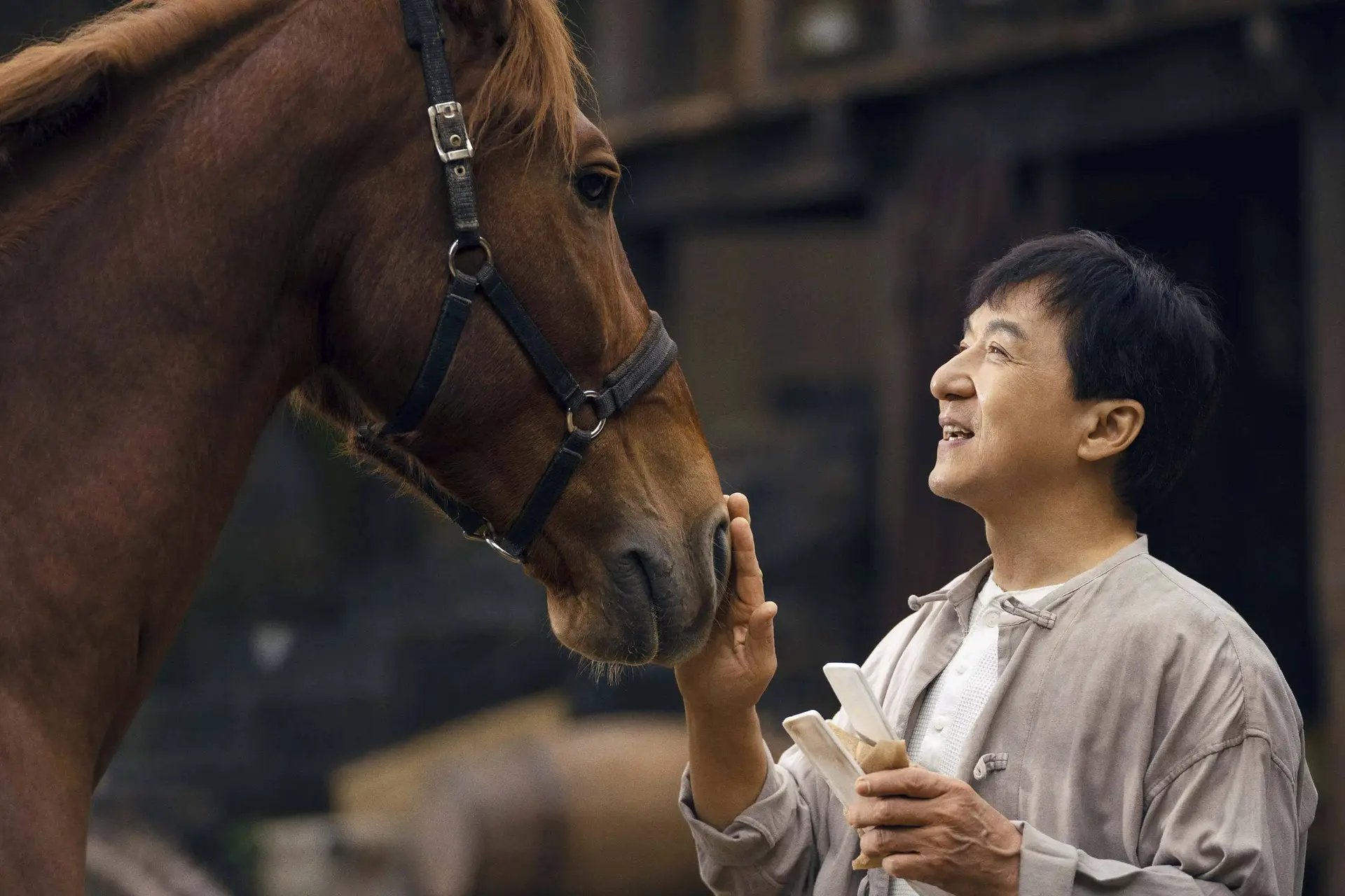 Jackie Chan is op z’n kwetsbaarst in deze aangrijpende dramafilm op Prime Video: "Huilen!"