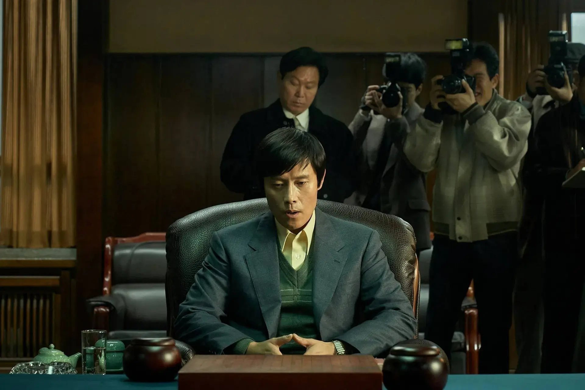 Netflix-kijkers vol lof over dramafilm met 'Squid Game'-acteur Lee Byung-hun: "Zó meeslepend!"