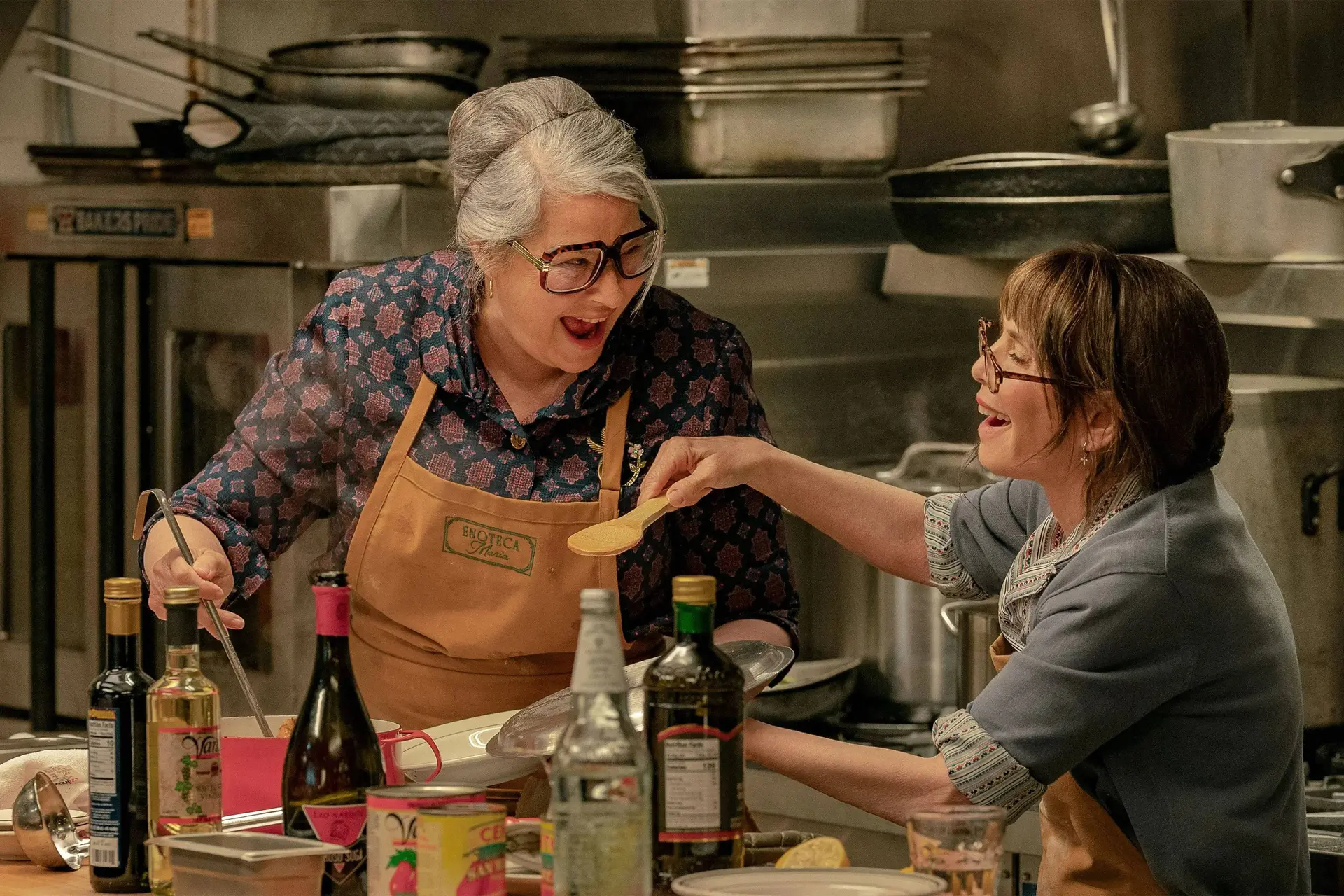 Recensie: 'Nonnas' - Charmante feelgood-film over rouw, pasta en pittige oma's