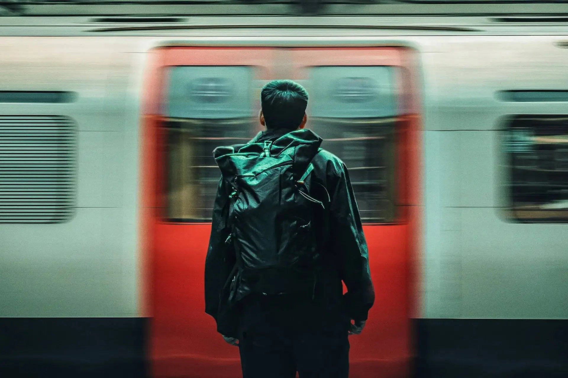 Netflix deelt eerste blik op nieuwe serie over aanslagen in Londen: 'Hunting the 7/7 Bombers'