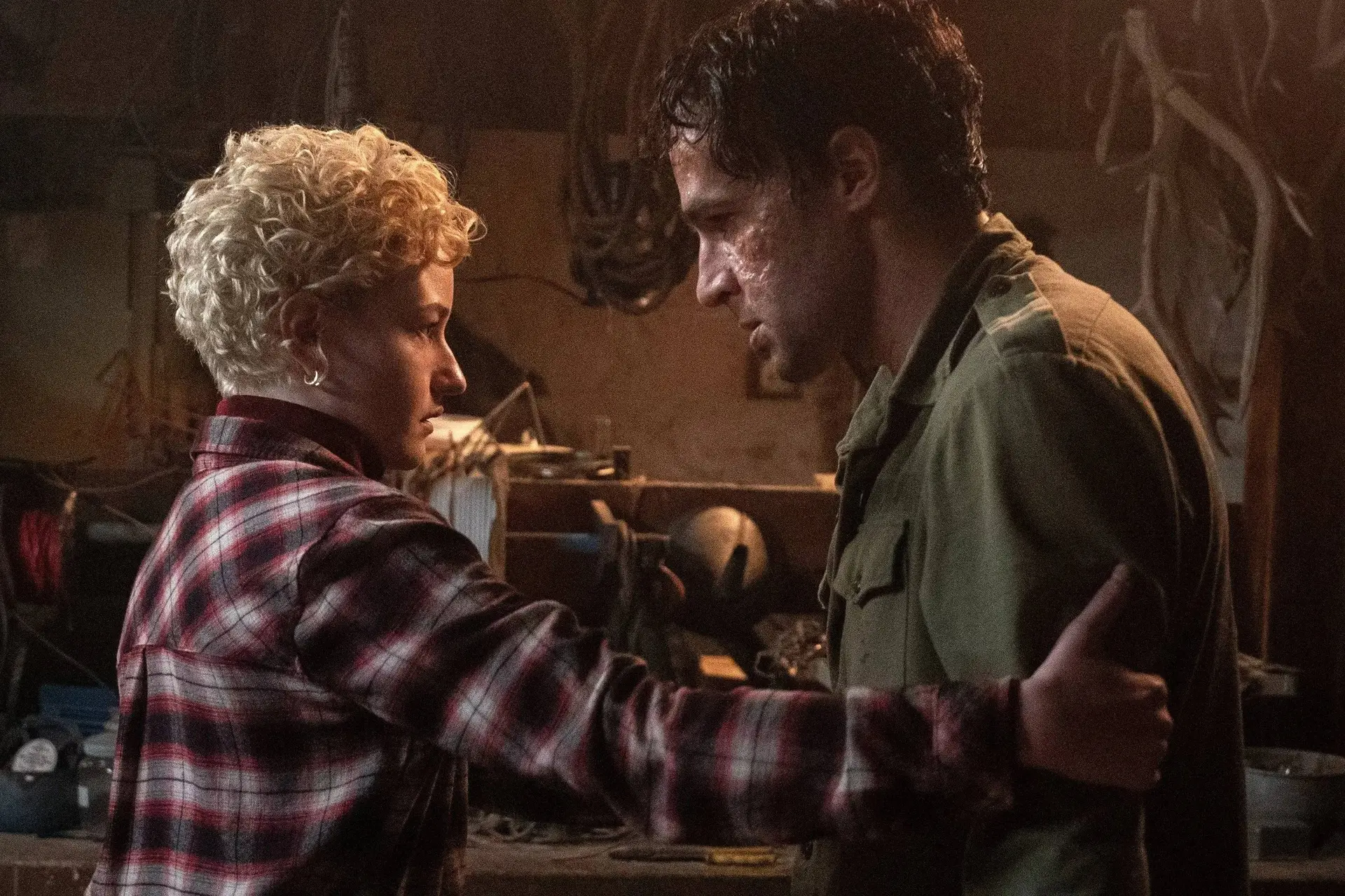 Horrorfilm met Christopher Abbott en Julia Garner nu te streamen op Netflix