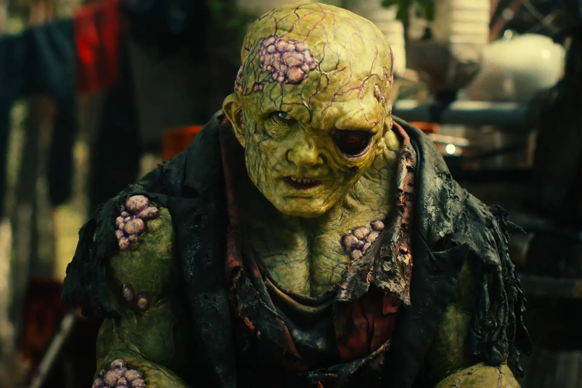 Peter Dinklage is een smerige superheld in de officiële trailer van 'The Toxic Avenger'