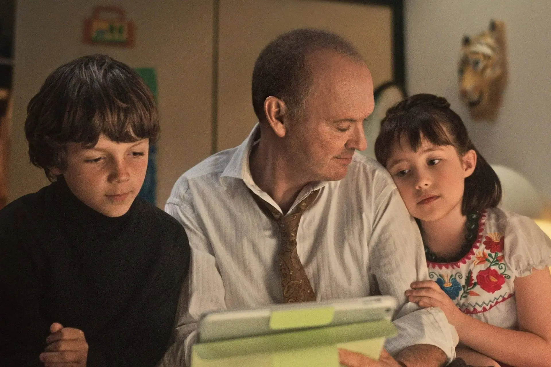 Indrukwekkend drama met Michael Keaton en Mila Kunis binnenkort te zien op Netflix