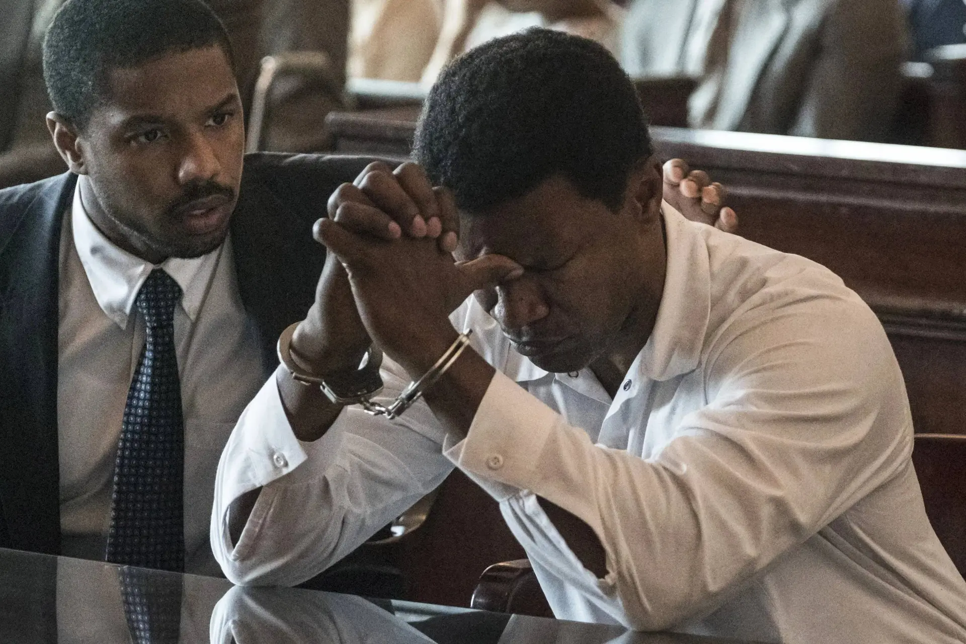 Heftige rechtbankthriller met Michael B. Jordan en Jamie Foxx komt naar Netflix