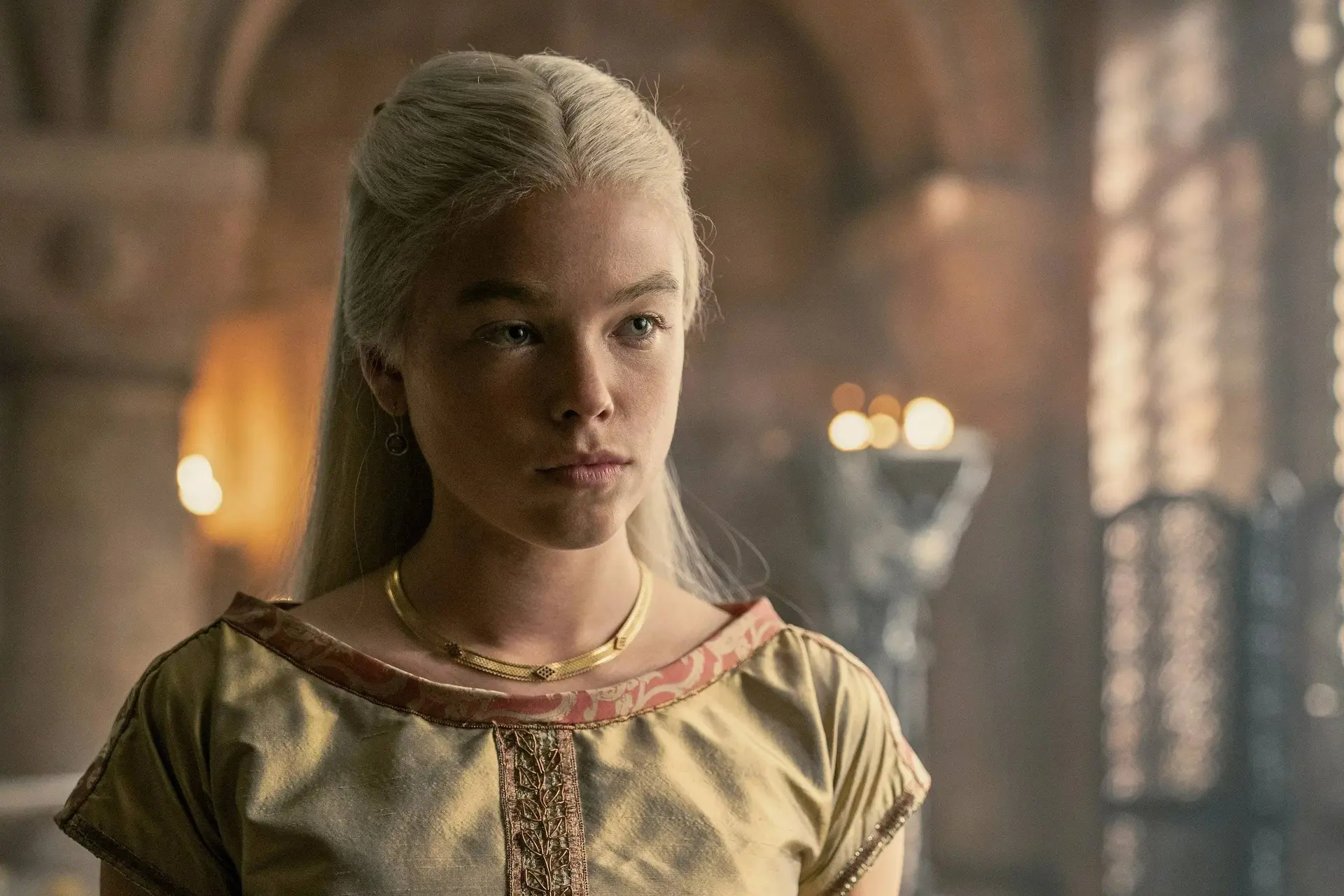 'House of the Dragon'-actrice Milly Alcock schittert op eerste poster van 'Supergirl'