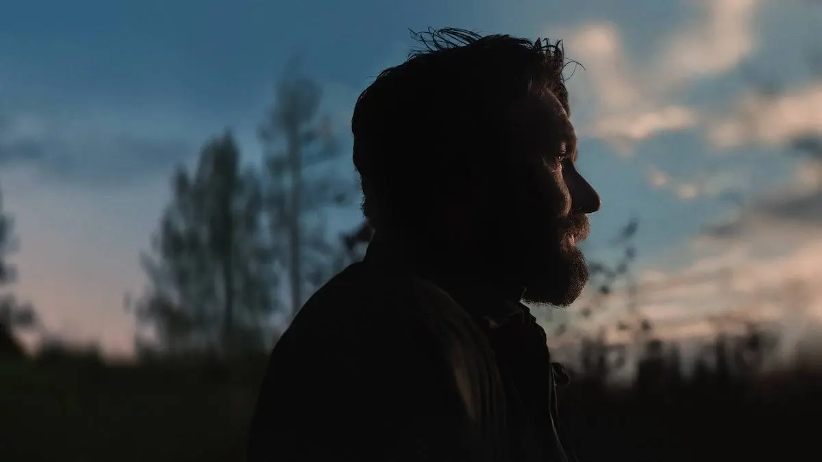 Nieuw inspirerend Netflix-drama 'Train Dreams' met Joel Edgerton vanaf vandaag te zien