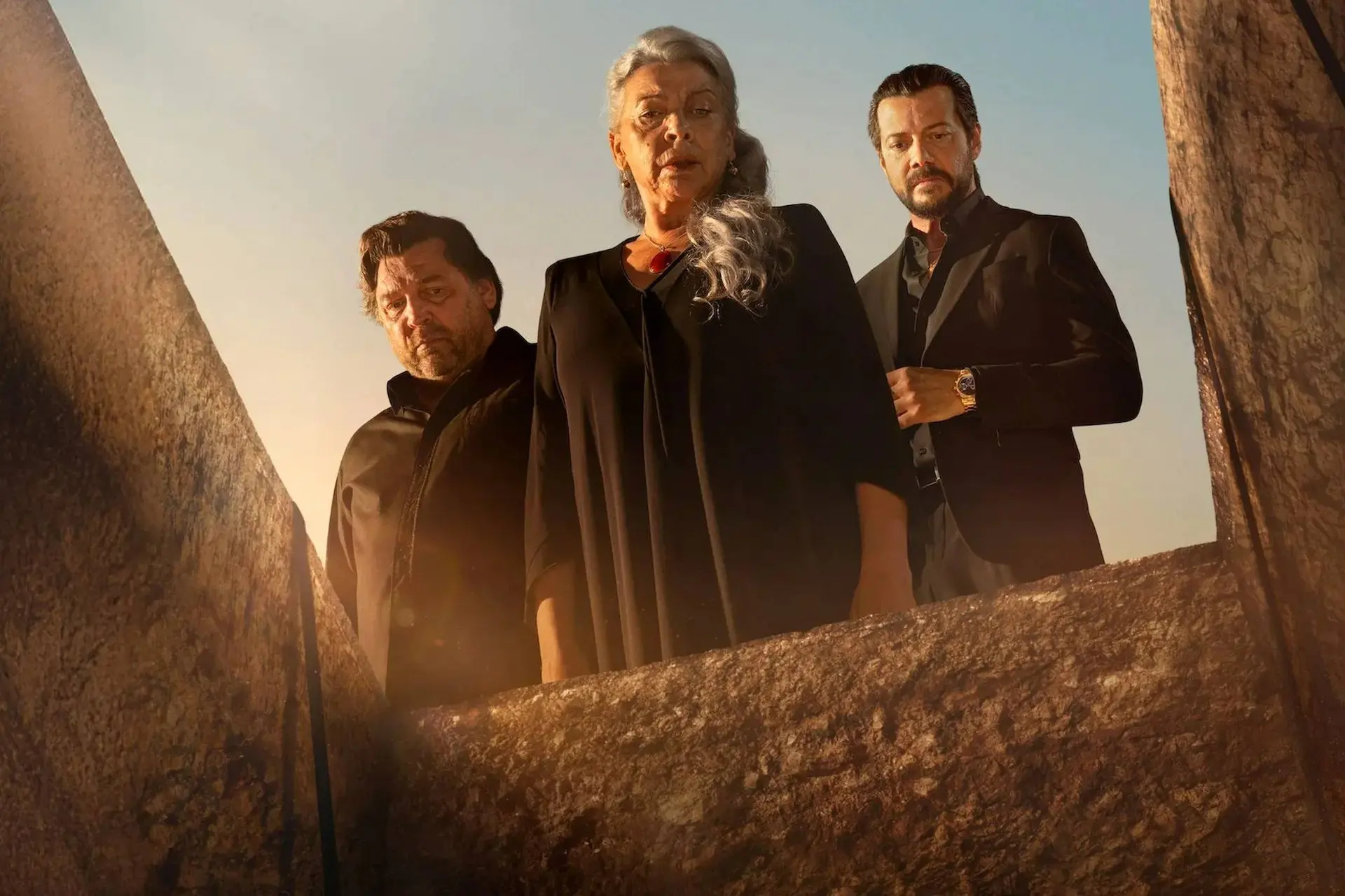 Grootmoeder is uit op wraak in nieuwe spannende Spaanse Netflix-serie 'Two Graves'