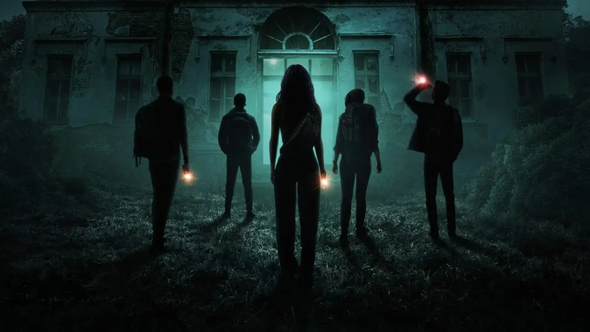 Urban explorers stuiten op één grote bak ellende in de officiële trailer van 'Do Not Enter'
