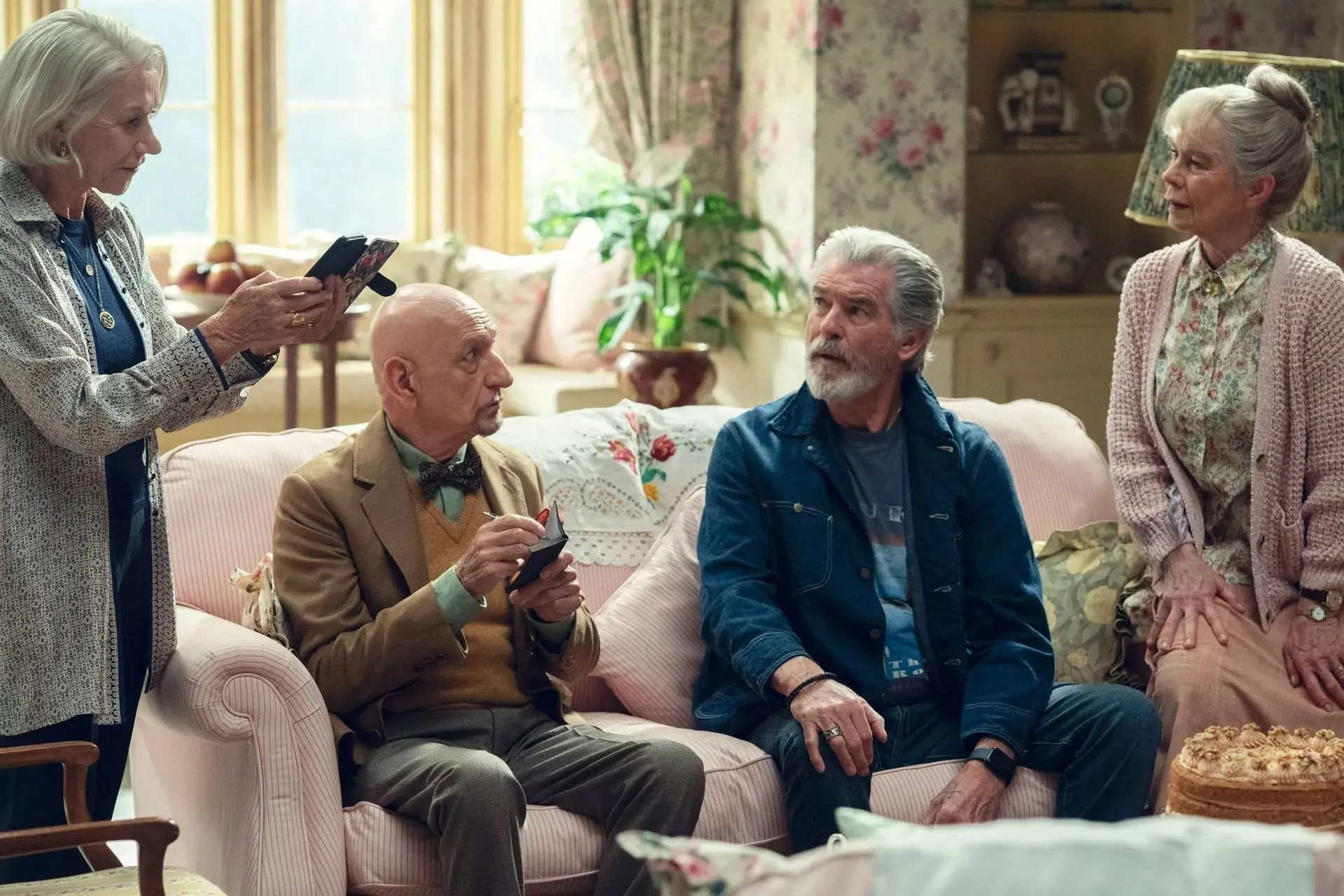 Recensie: 'Thursday Murder Club' – luchtige cozy crime-film vol met humor en warmte