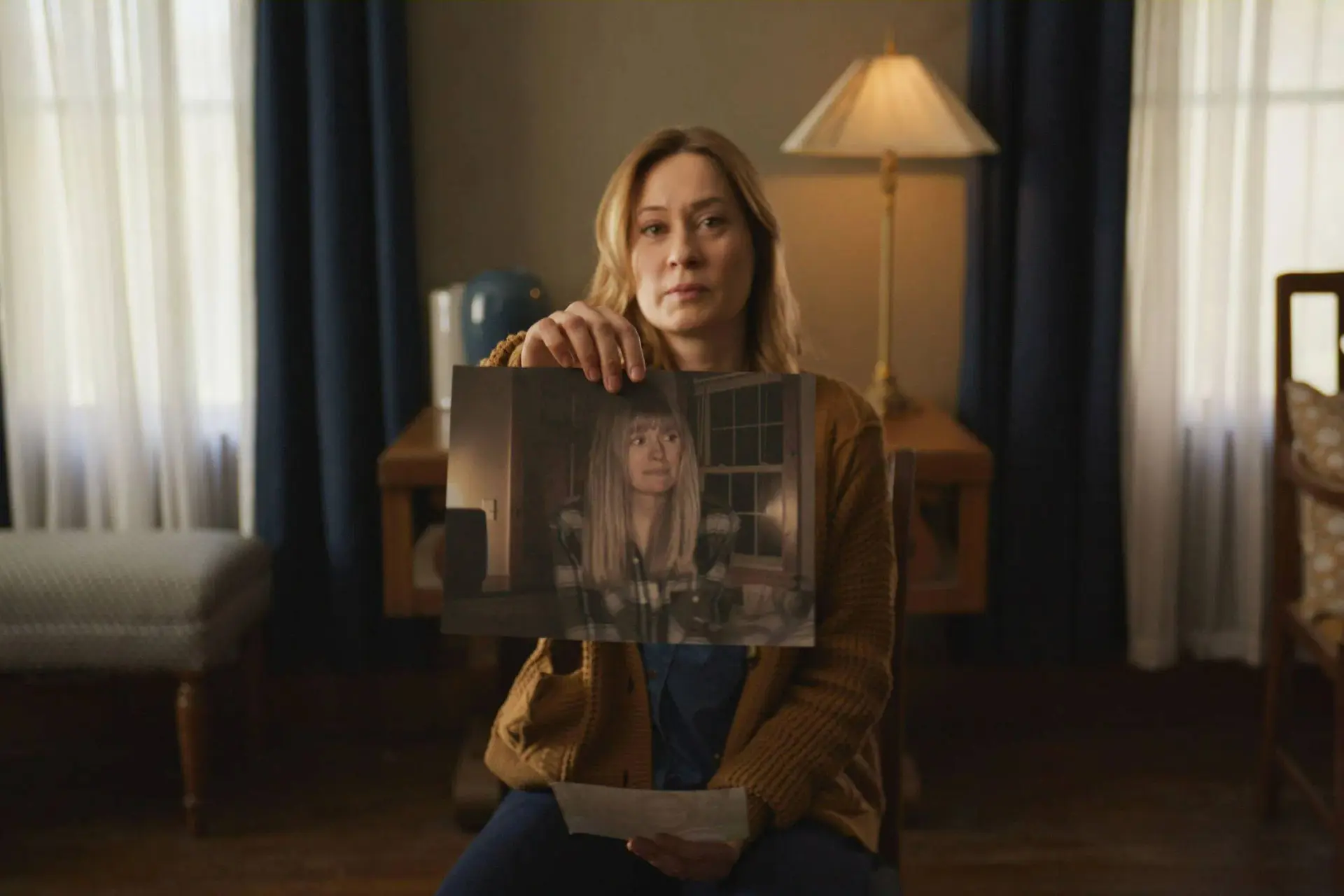 'Shelby Oaks' trailer: gruwelijke horrorfilm over een demonisch mysterie binnenkort te zien