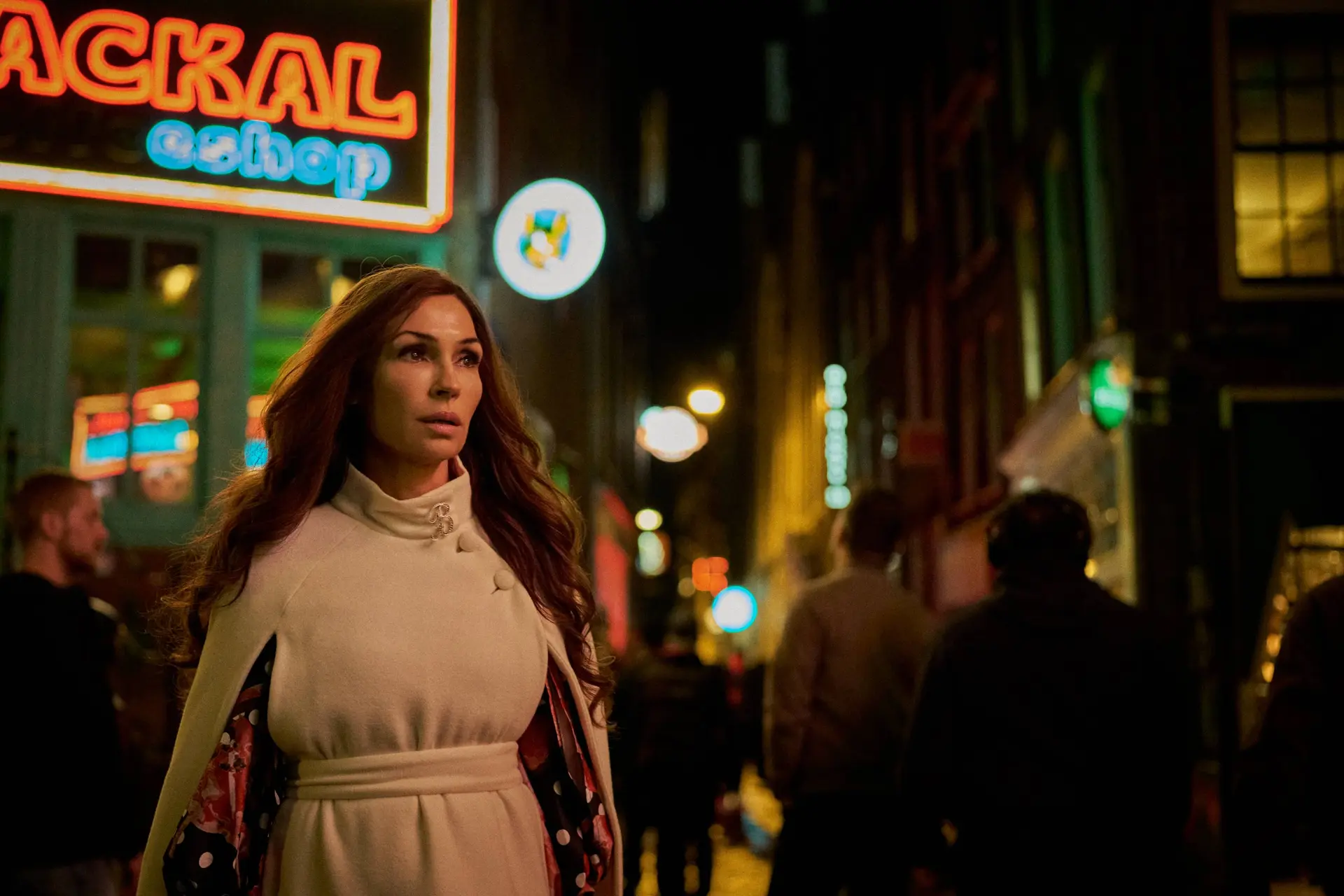 Netflix onthult eerste trailer van 'Amsterdam Empire' met Famke Janssen en Jacob Derwig