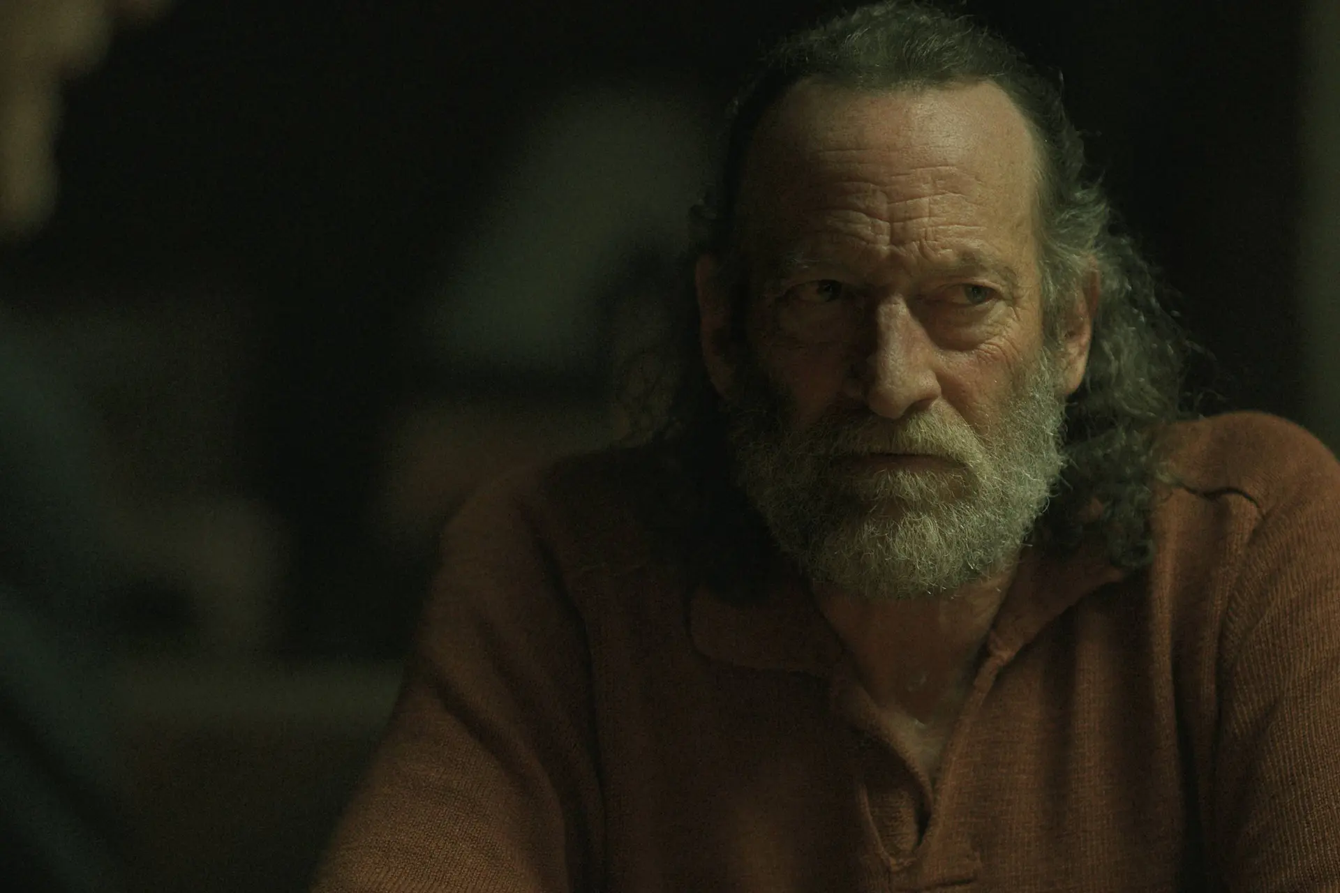 Kijkers en critici zijn enthousiast over nieuwe Netflix-serie: "Doordrenkt van duisternis!"