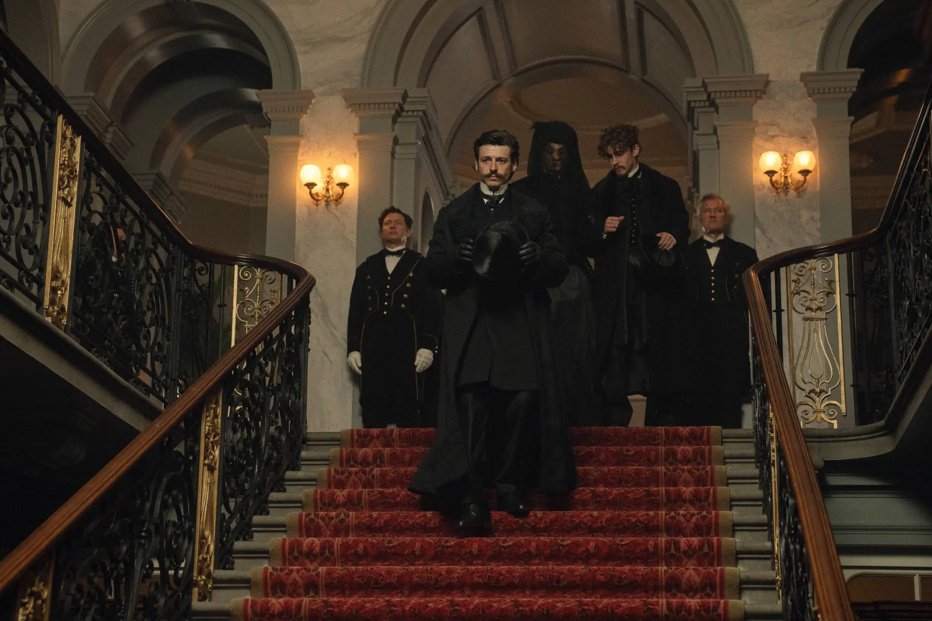 Historische dramaserie met Anthony Boyle neemt Netflix in één klap volledig over: "prachtig!"