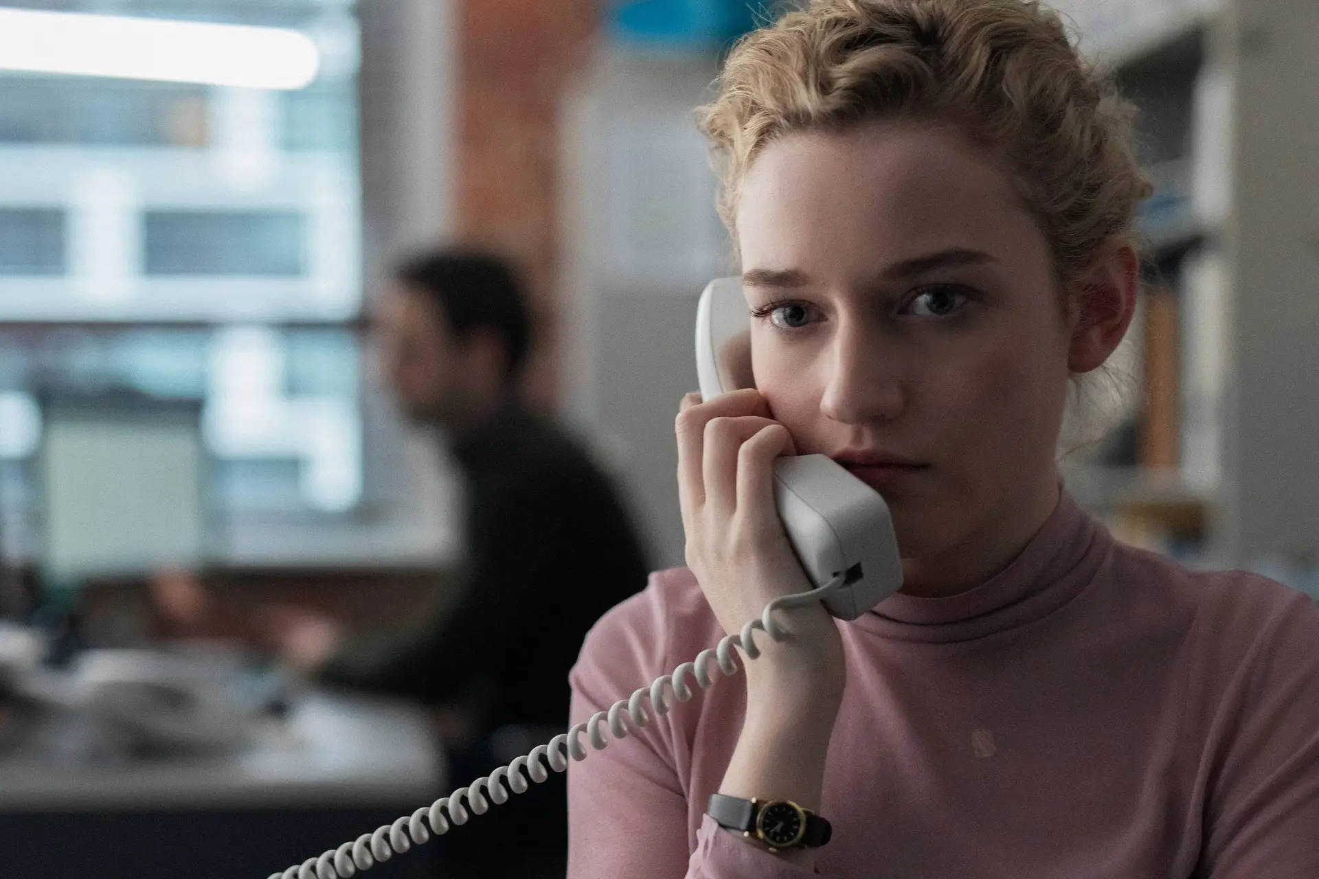 'Ozark'-actrice Julia Garner gaat de strijd aan met misbruik in dit zéér indrukwekkende drama