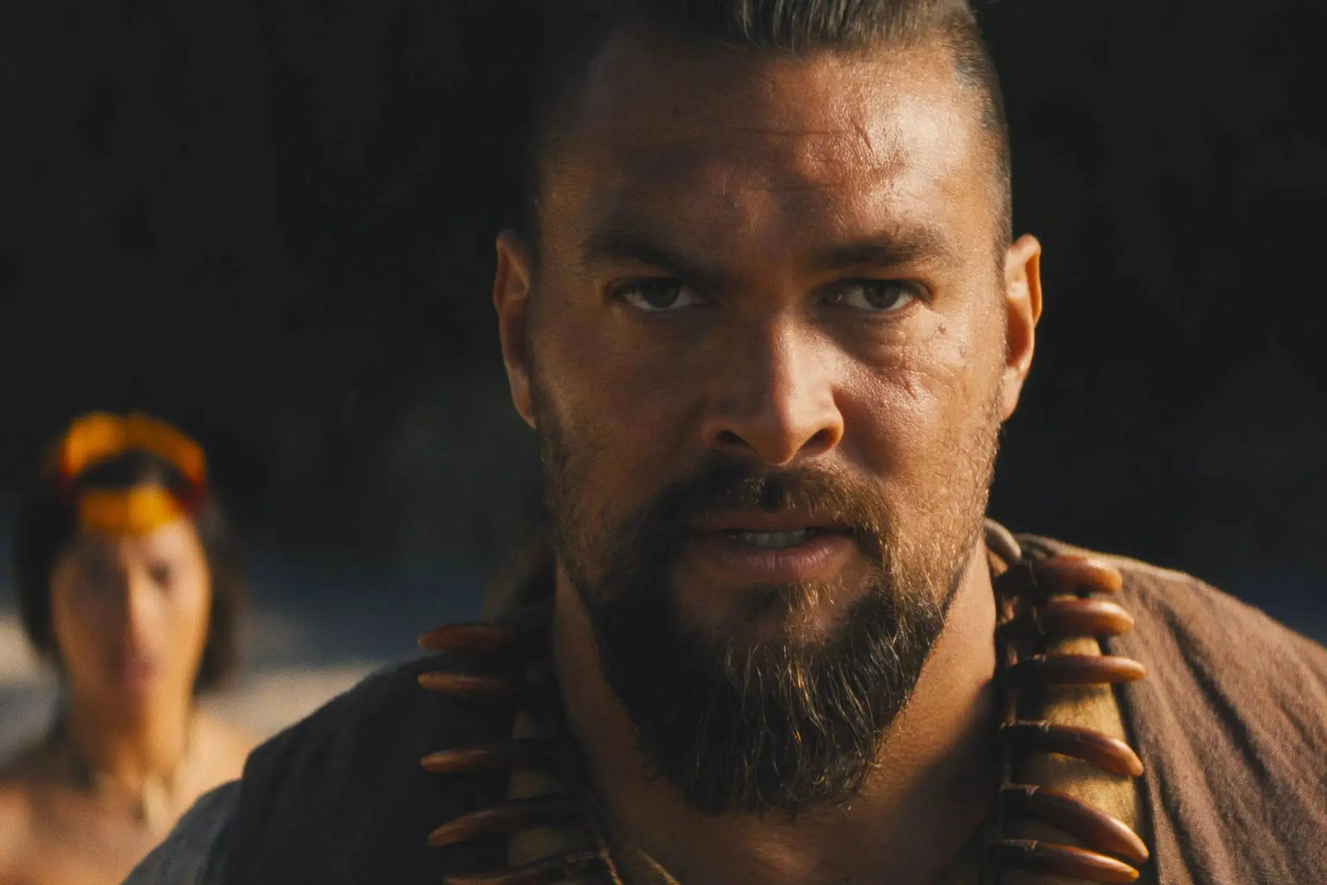 Historische actieserie met Jason Momoa nu volledig te streamen: "geen enkel saai moment!"