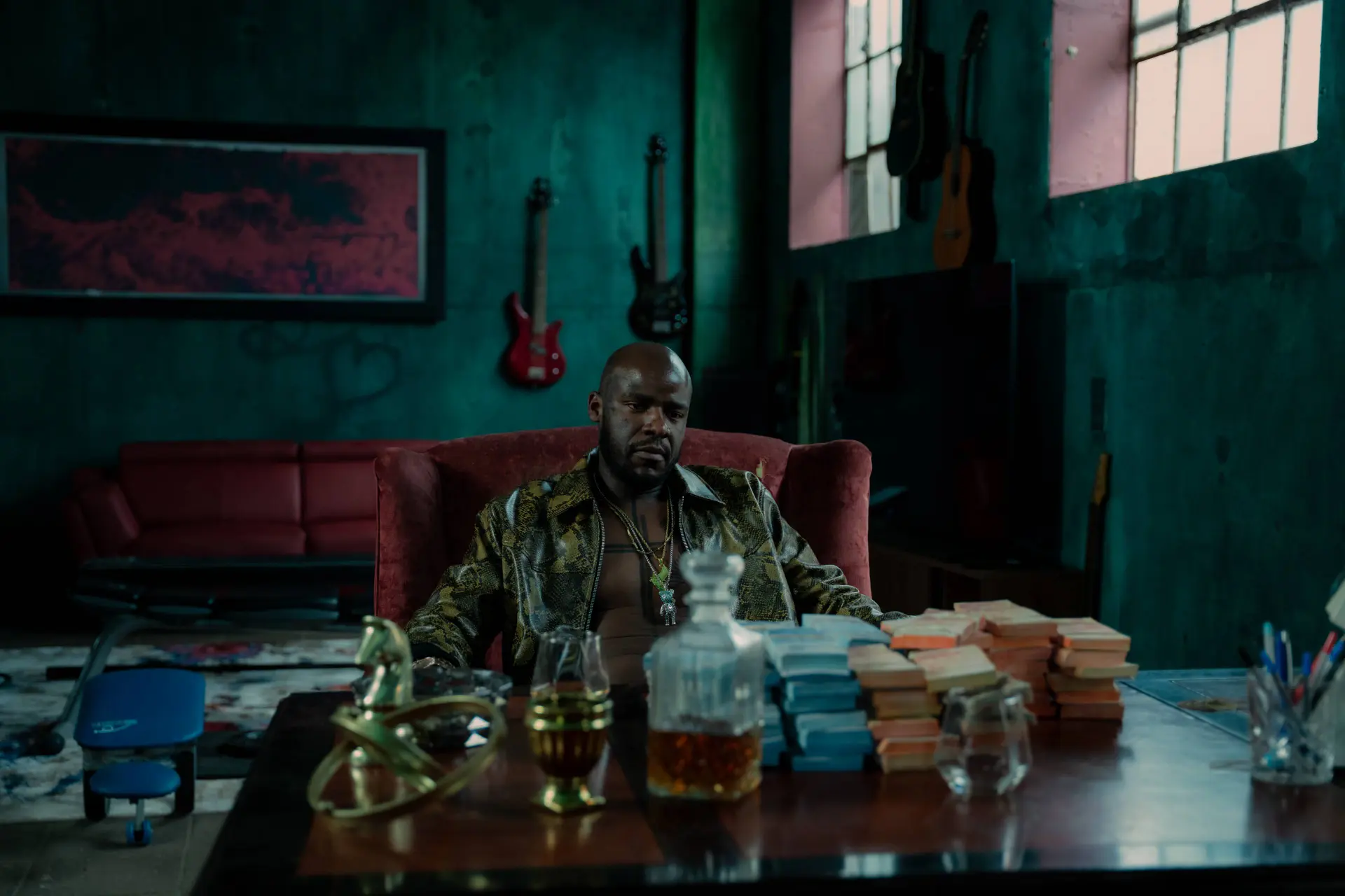 Netflix onthult releasedatum en eerste trailer van nieuwe misdaadserie 'Bad Influencer'