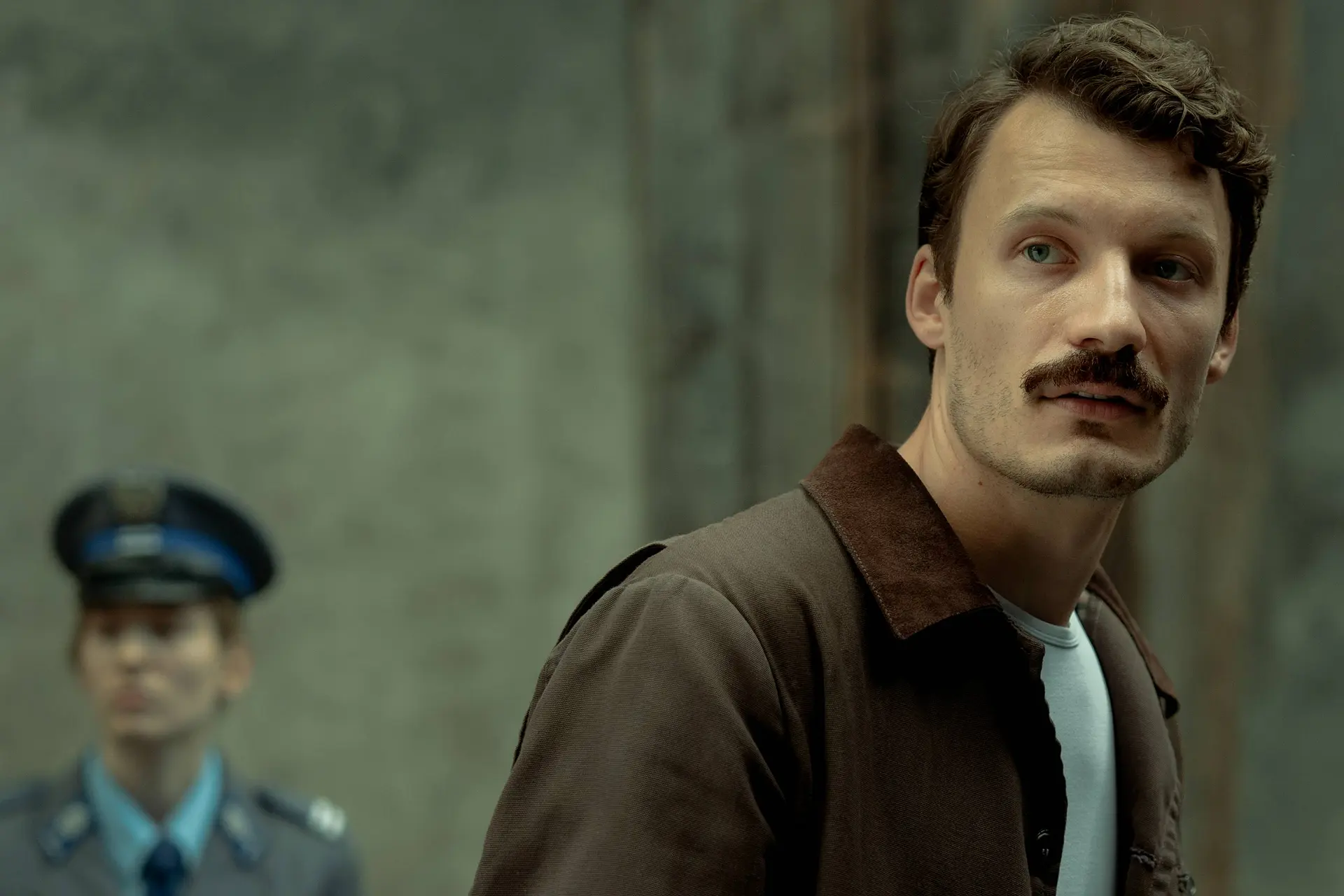 Volkslegende over een mysterieuze zwarte auto komt tot leven in nieuwe Netflix-thriller