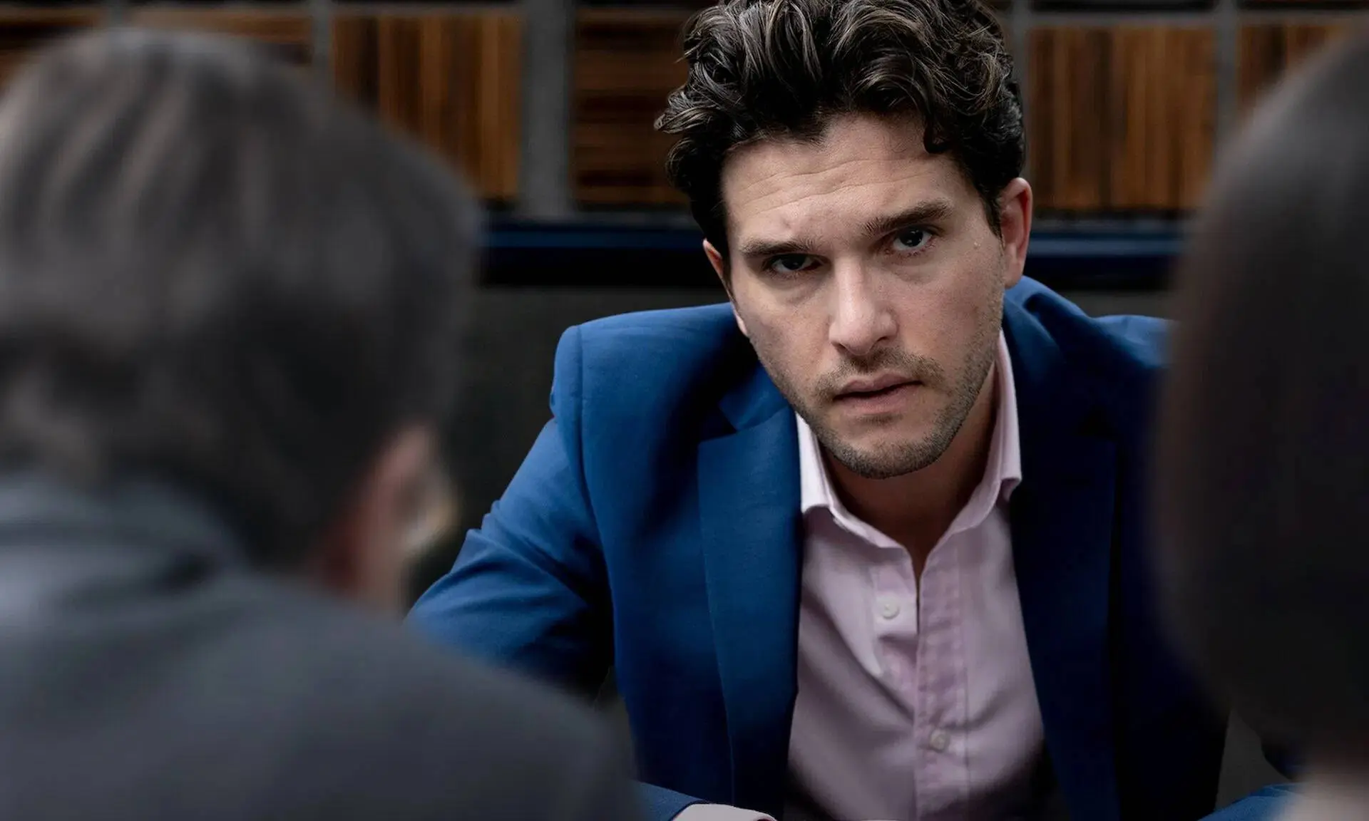 David Tennant en Kit Harington zijn op hun best in deze Britse Netflix-serie: "uitstekend!"