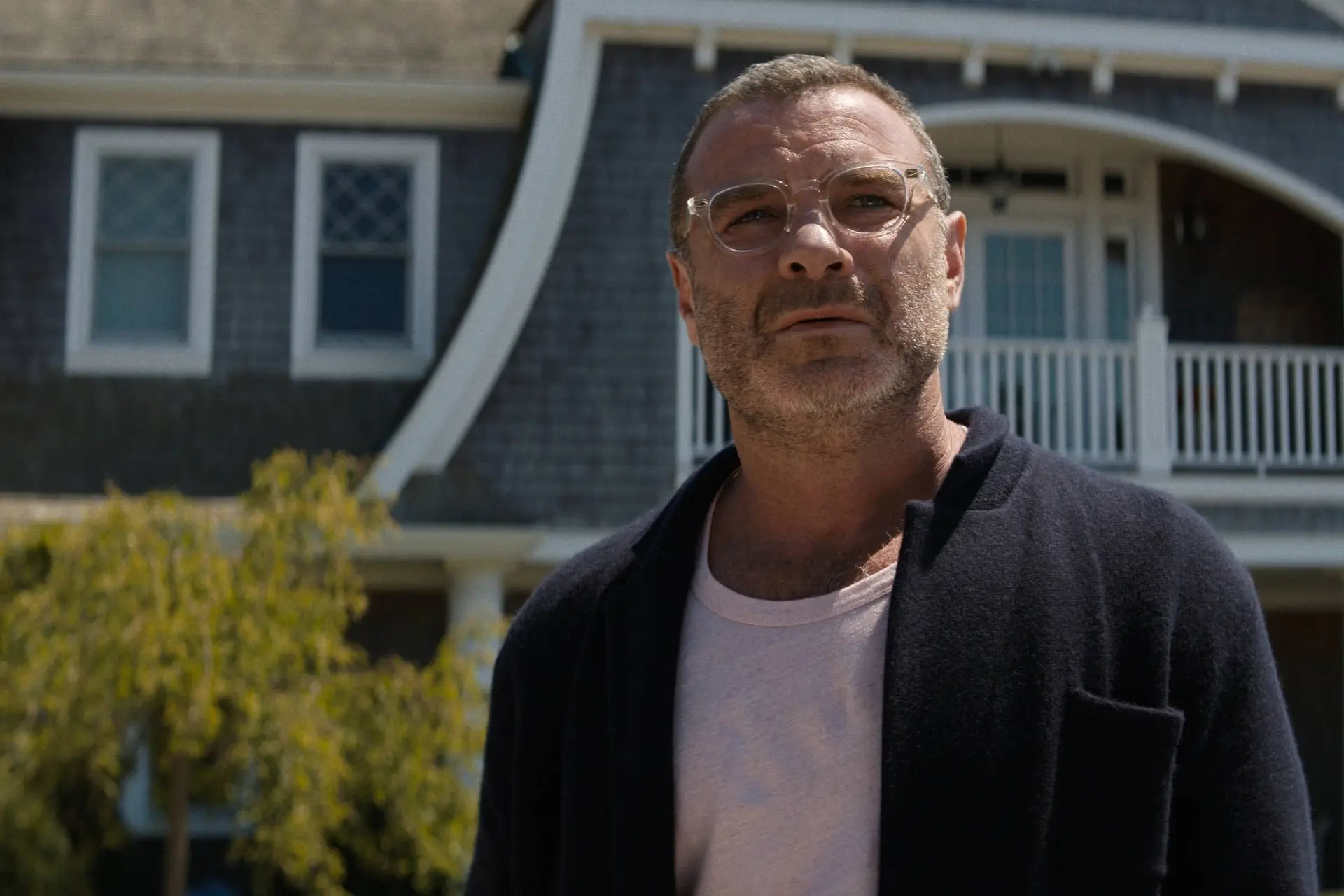 Nieuwe Netflix-serie met Liev Schreiber nu al verzekerd van een tweede seizoen