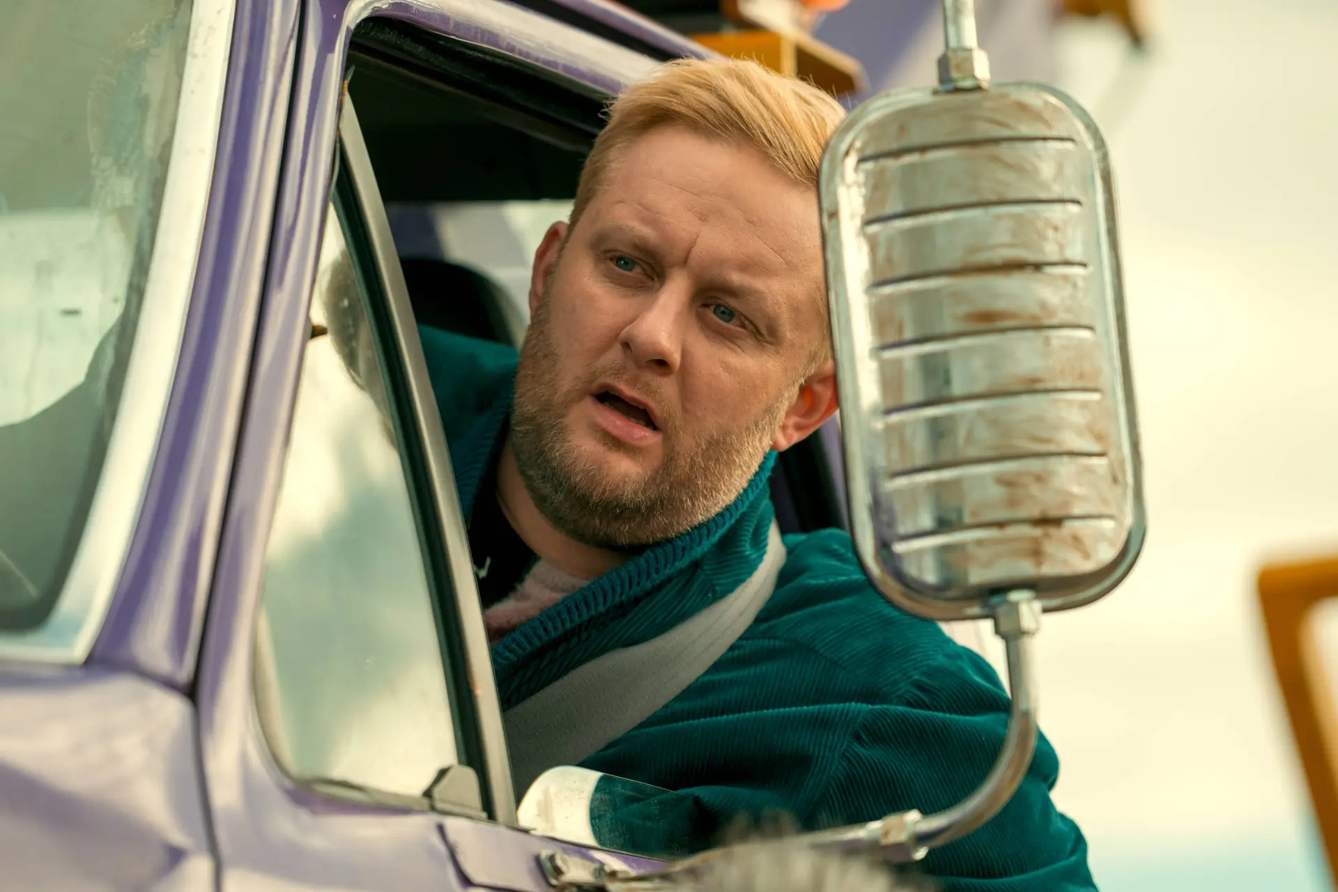 Netflix deelt officiële trailer van nieuwe absurde komedieserie 'Crap Happens'