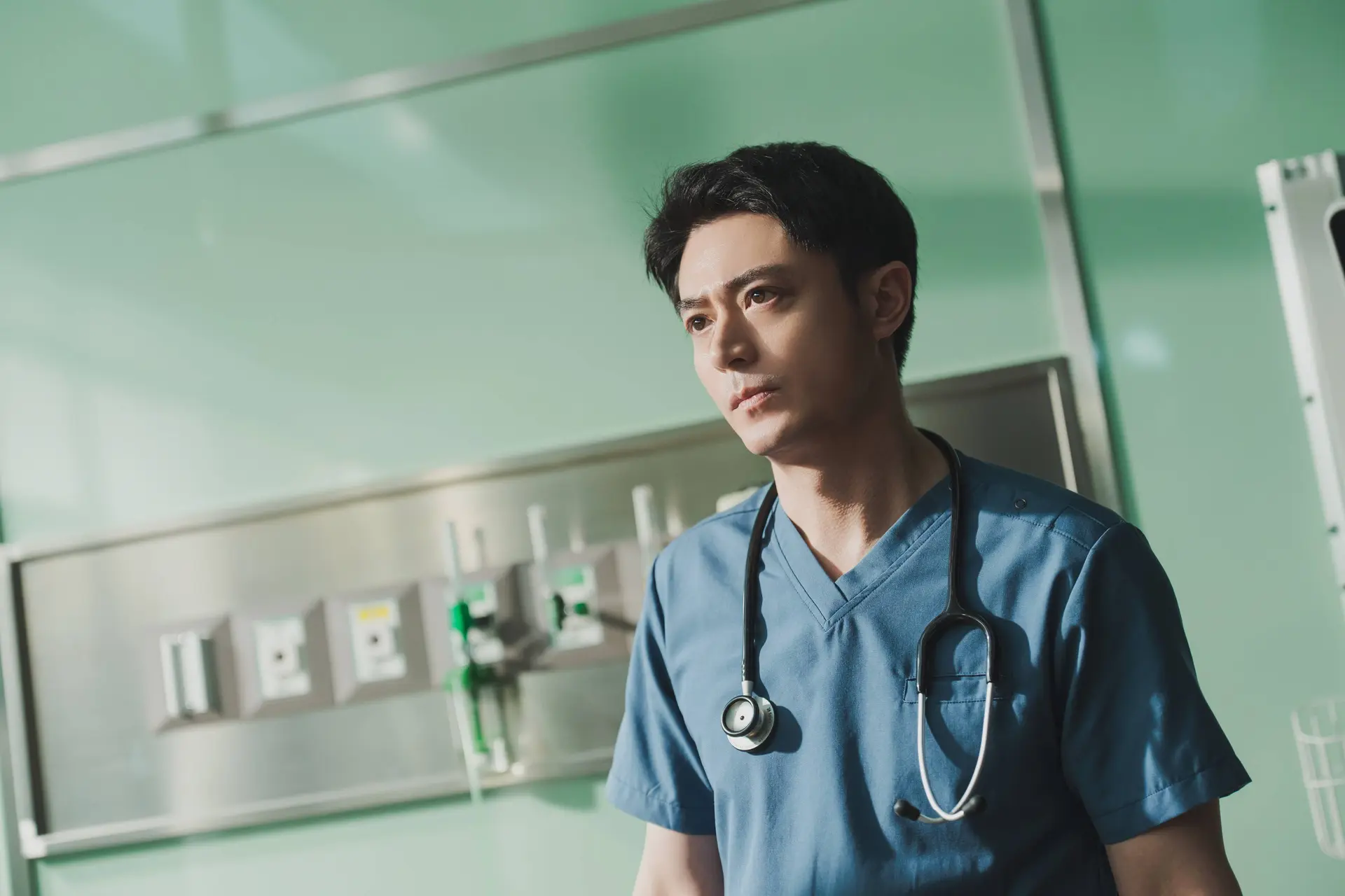 Netflix onthult eerste beelden van nieuwe ziekenhuisserie 'Miracles of the ER'