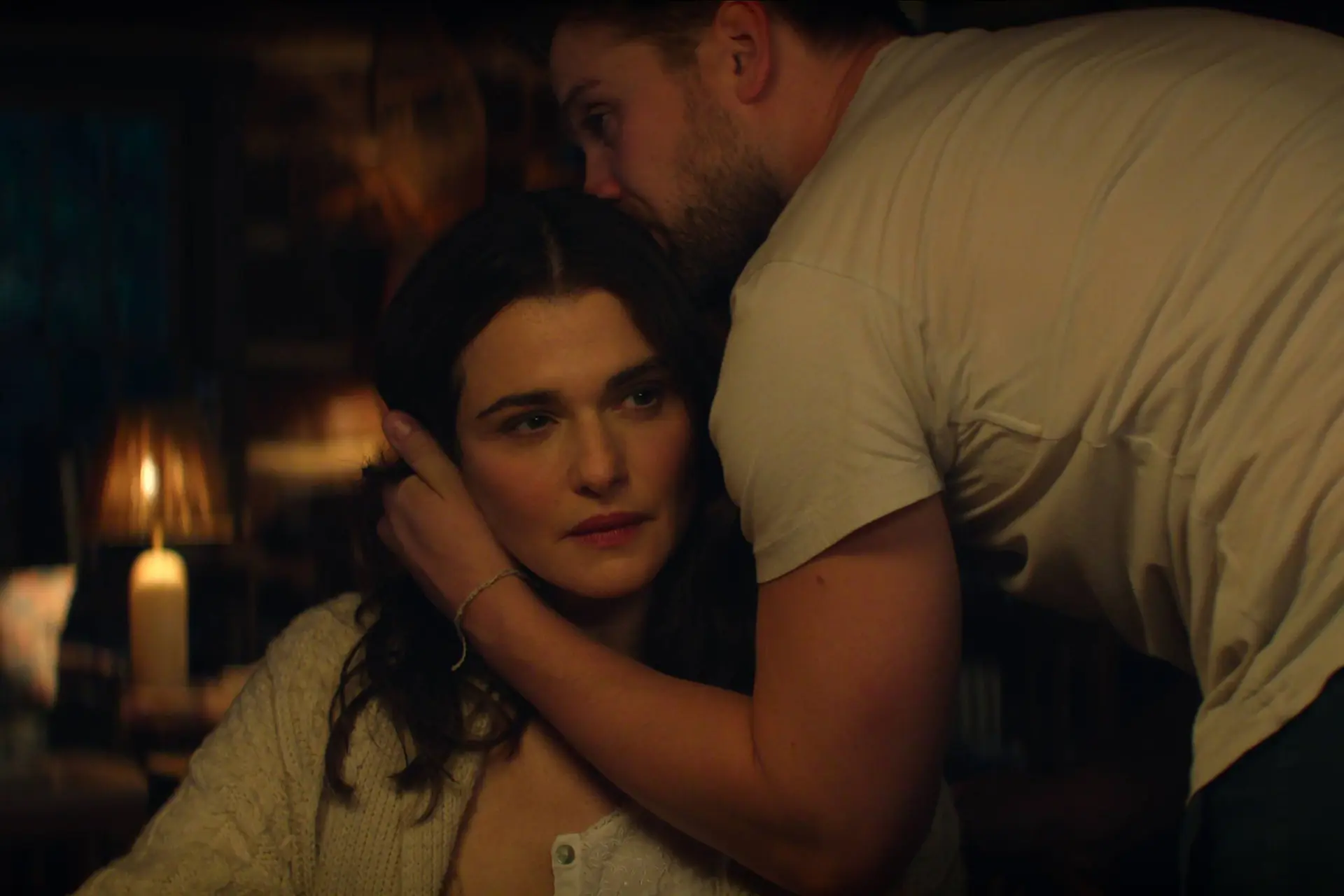 Netflix deelt eerste trailer van nieuwe miniserie met Rachel Weisz: 'Vladimir'