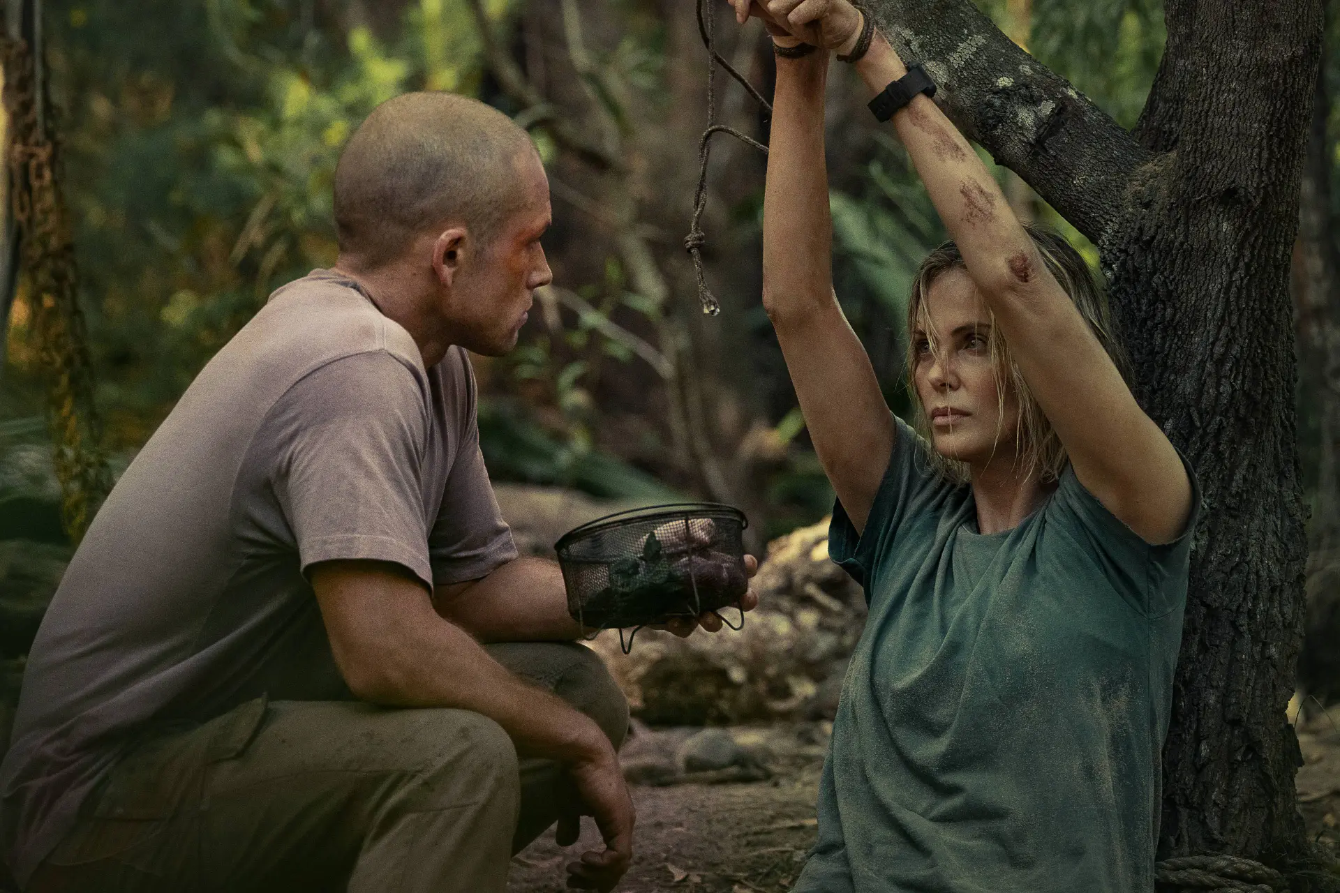 Charlize Theron en Taron Egerton nu te zien op Netflix in nieuwe thriller