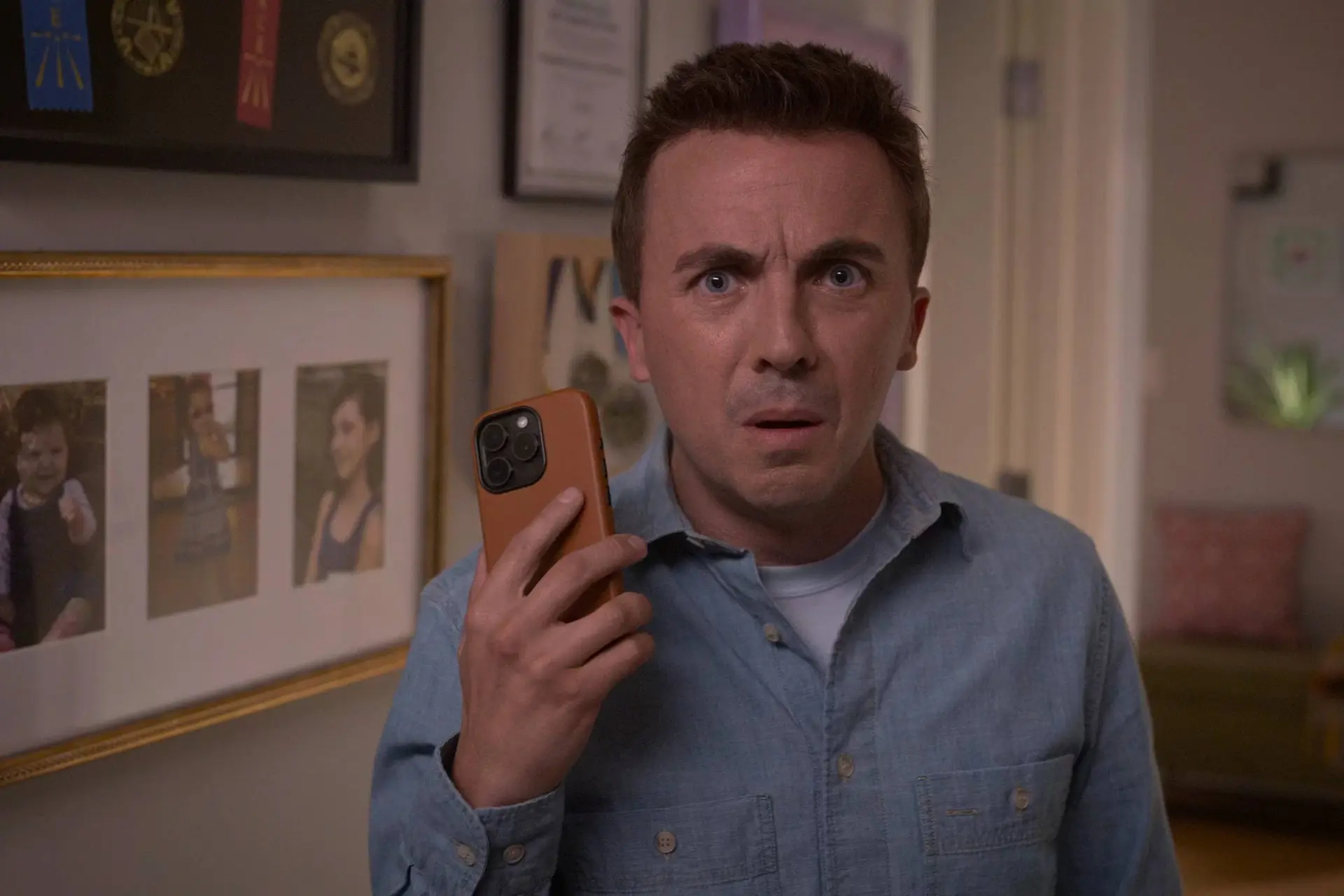Revival van iconische sitcom met Frankie Muniz en Bryan Cranston nu te zien