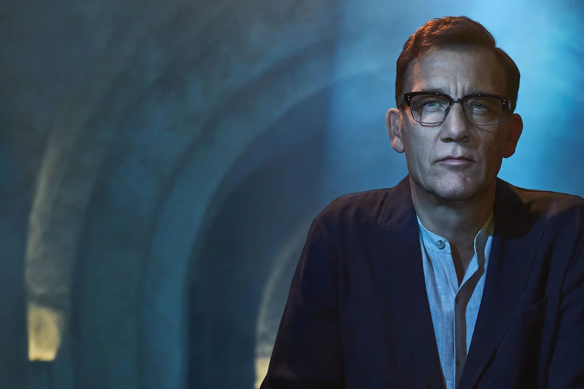Mysterieuze thrillerserie met Clive Owen wordt in één weekend verslonden