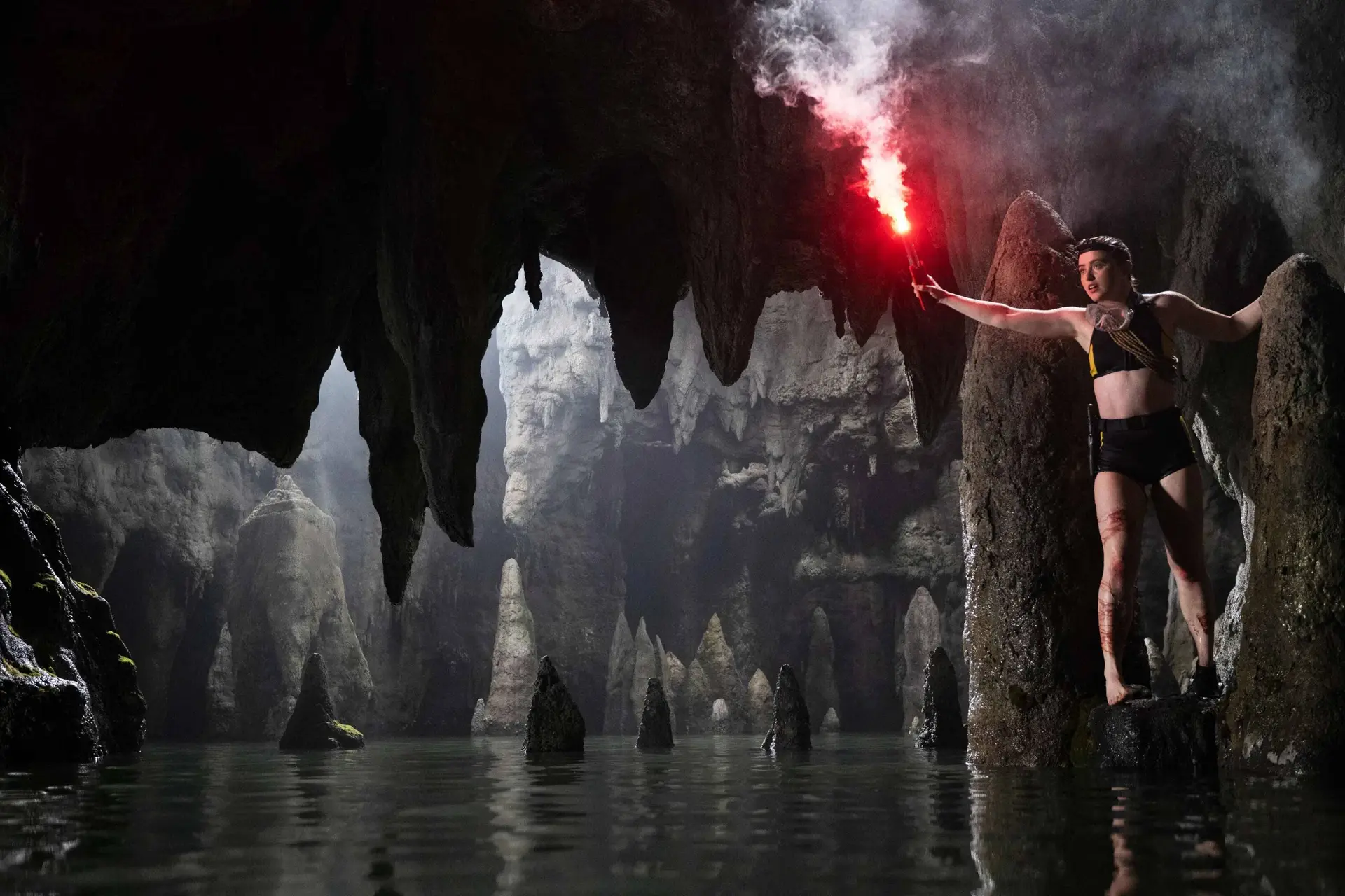 Prime Video deelt spannende trailer van nieuwe haaienfilm 'The Devil’s Mouth'