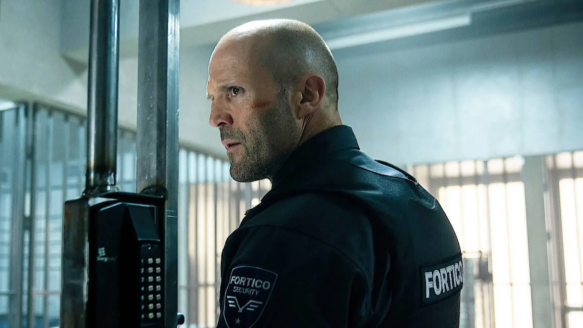 Jason Statham én Guy Ritchie bezorgen je met deze actiefilm een heerlijk explosieve filmavond