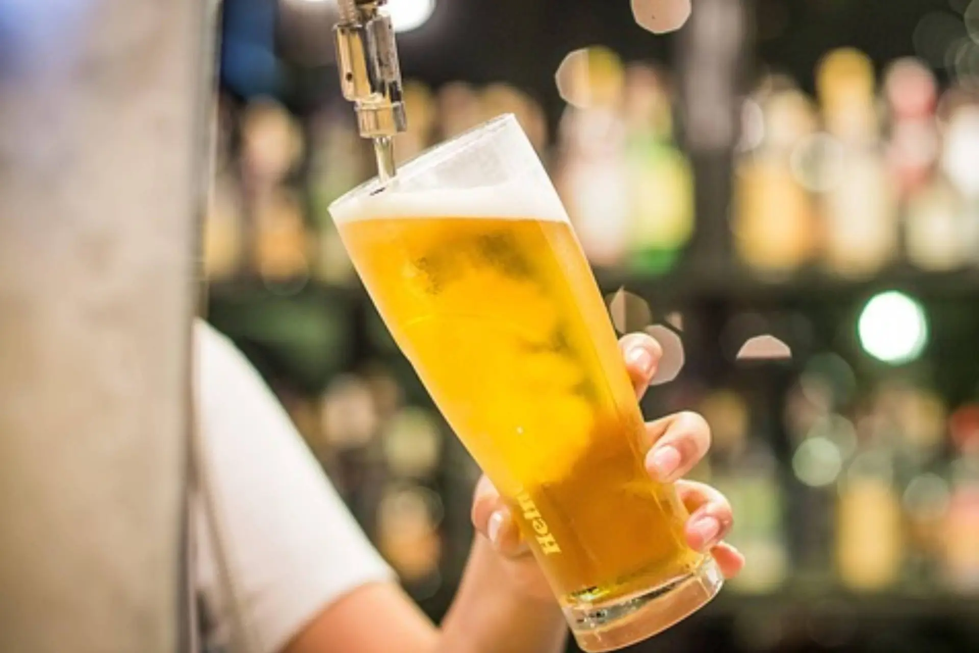 In Frankrijk is een rel gaande is om te lege glazen bier: Balance ta pinte