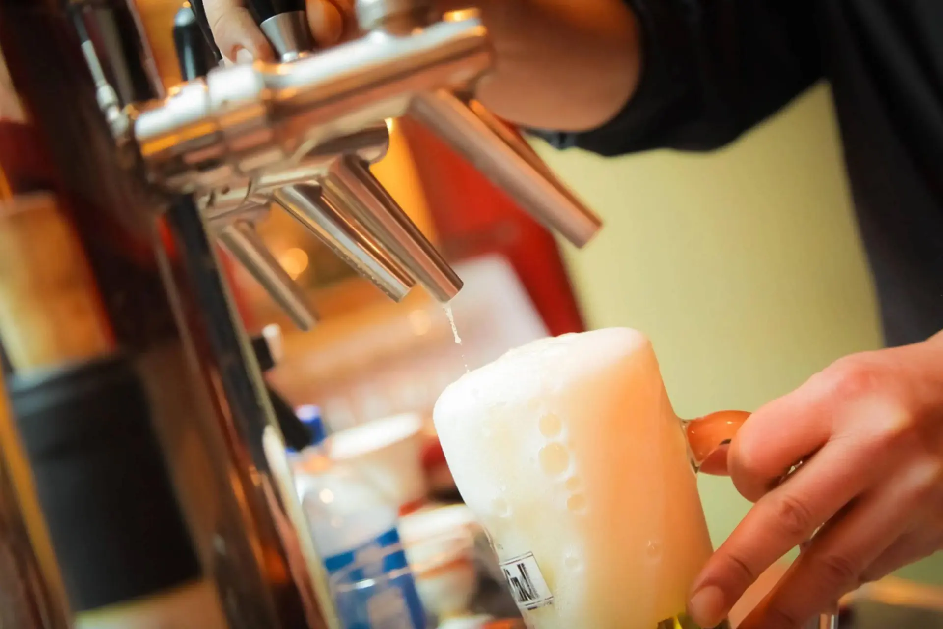 Even een biertje? Daar kan zomaar PFAS in zitten