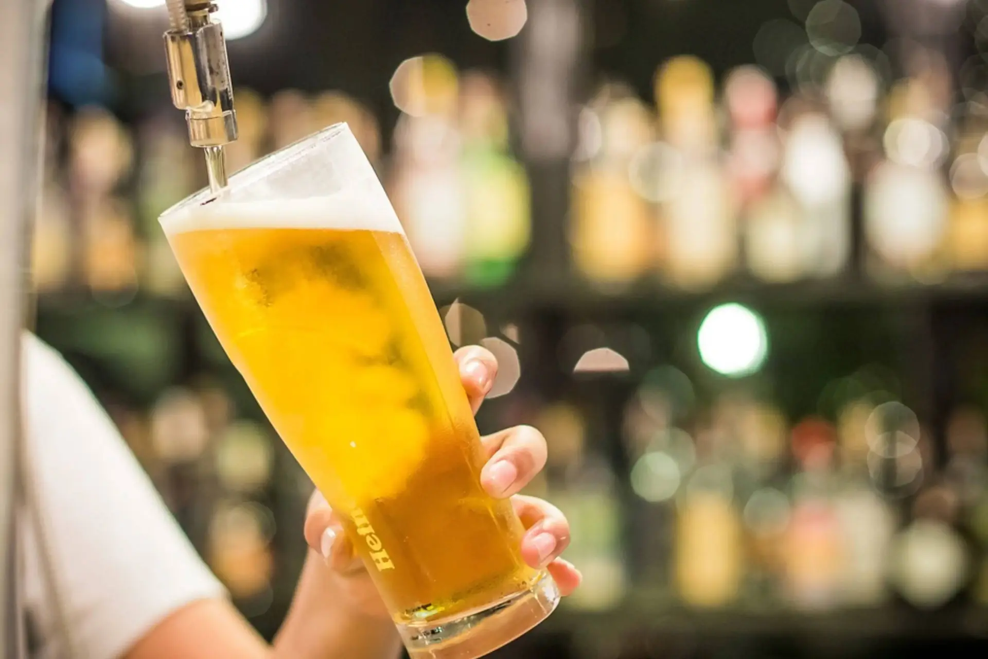 Word je in je favoriete kroeg opgelicht met een biertje? Zo ontdek je dat