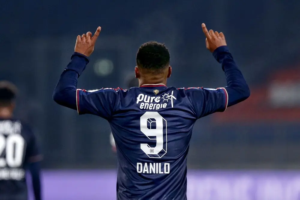 Danilo willem ii fc twente vieren vingers god