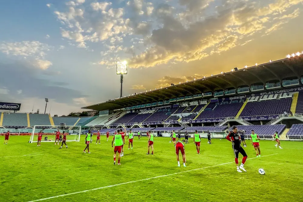 FC Twente Training Fiorentina Stadio Artemio Franchi Conference League Seizoen 2022 2023
