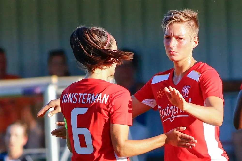 Kristina Erman Marthe Munsterman FC Twente Vrouwen Hibernians Champions League Voorronde Seizoen 2016 2017