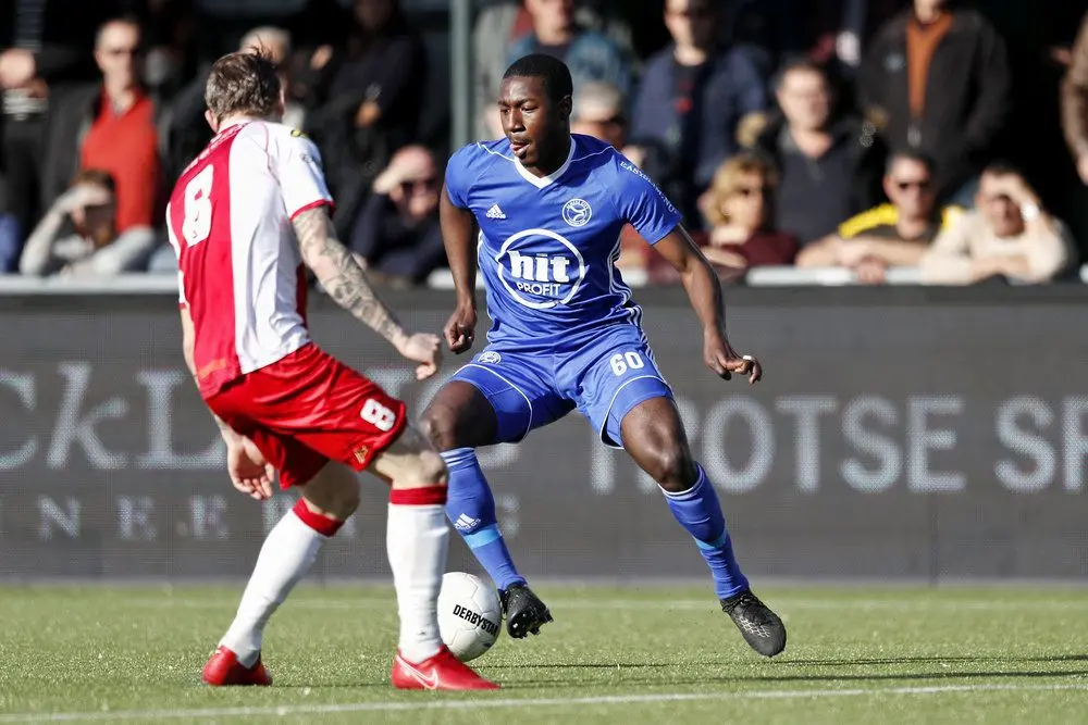 Kyvon Leidsman spits almere city fc 2019 2020