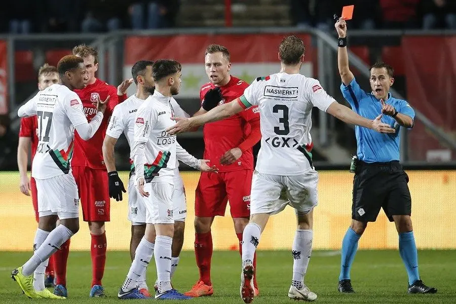 Martin Perez scheidsrechter FC Twente NEC