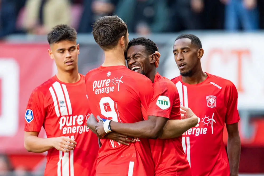 Mees Hilgers Ricky Van Wolfswinkel Virgil Misidjan Joshua Brenet FC Twente FC Groningen Grolsch Veste Seizoen 2022 2023