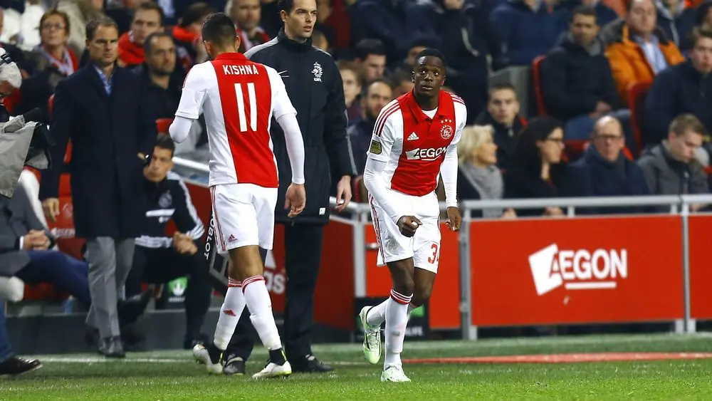 Queensy Menig aanvaller ajax