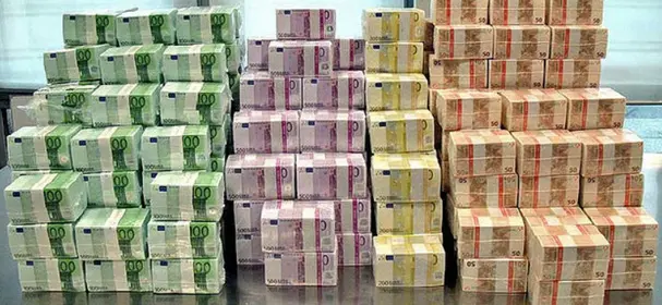 STAPEL GELD EUROS