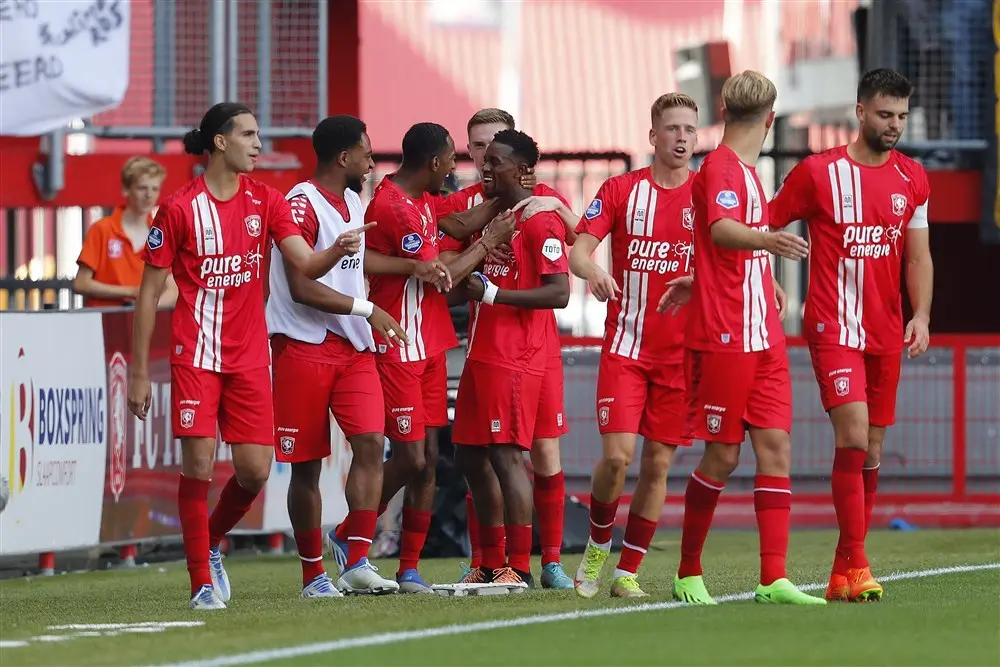 Virgil Misidjan Juichen FC Twente Fortuna Sittard Seizoen 2022 2023