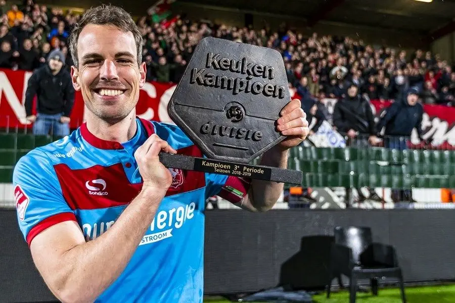 Wout Brama Bronzen Schild TOP Oss