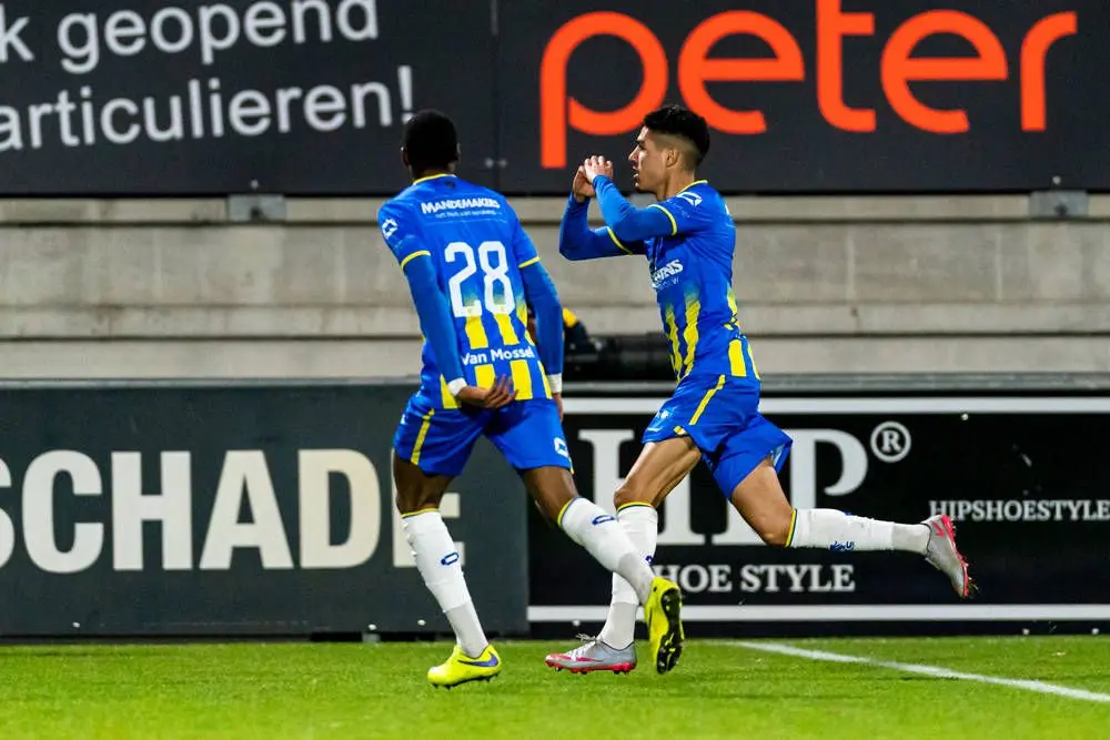 anas tahiri said bakari doelpunt rkc waalwijk juichen